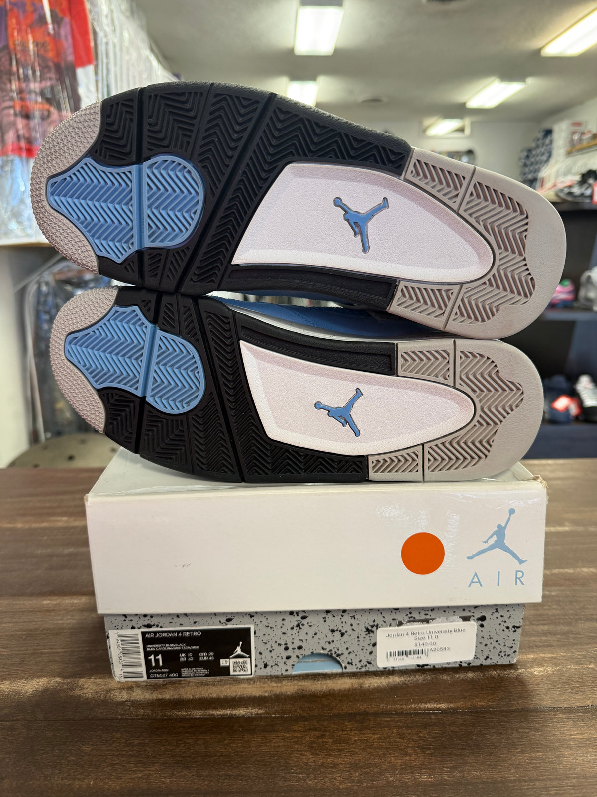 Jordan 4 Retro University Blue