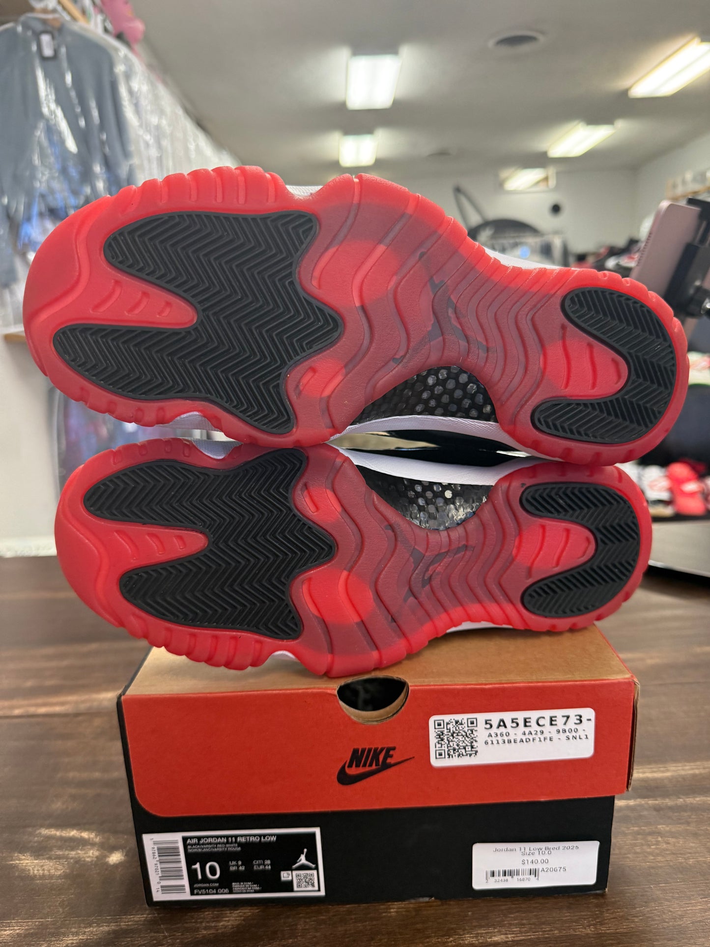 Jordan 11 Low Bred 2025