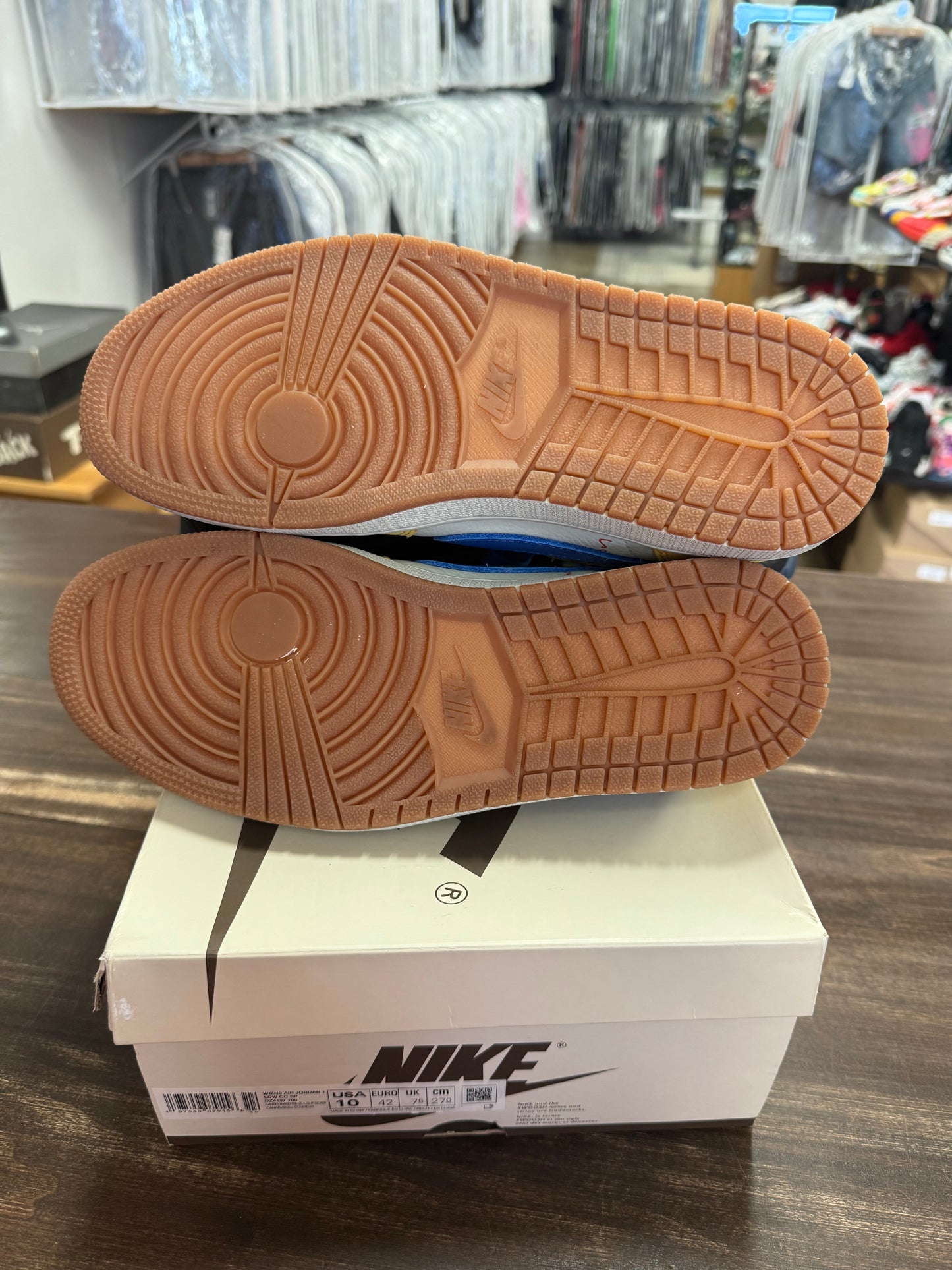 Jordan 1 Retro Low Travis Scott Canary