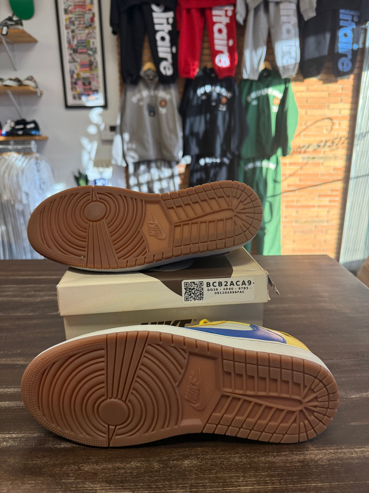 Jordan 1 Low Travis Scott Canary