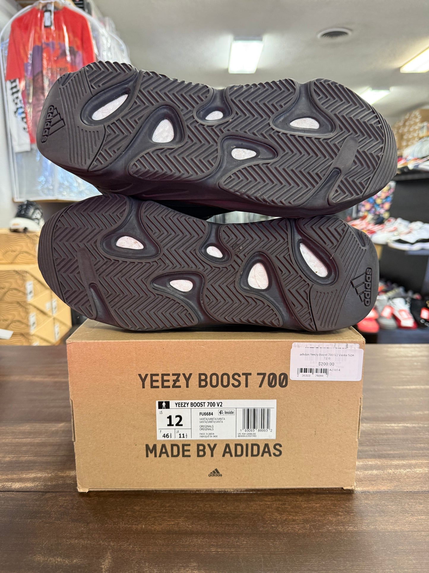 adidas Yeezy Boost 700 V2 Vanta