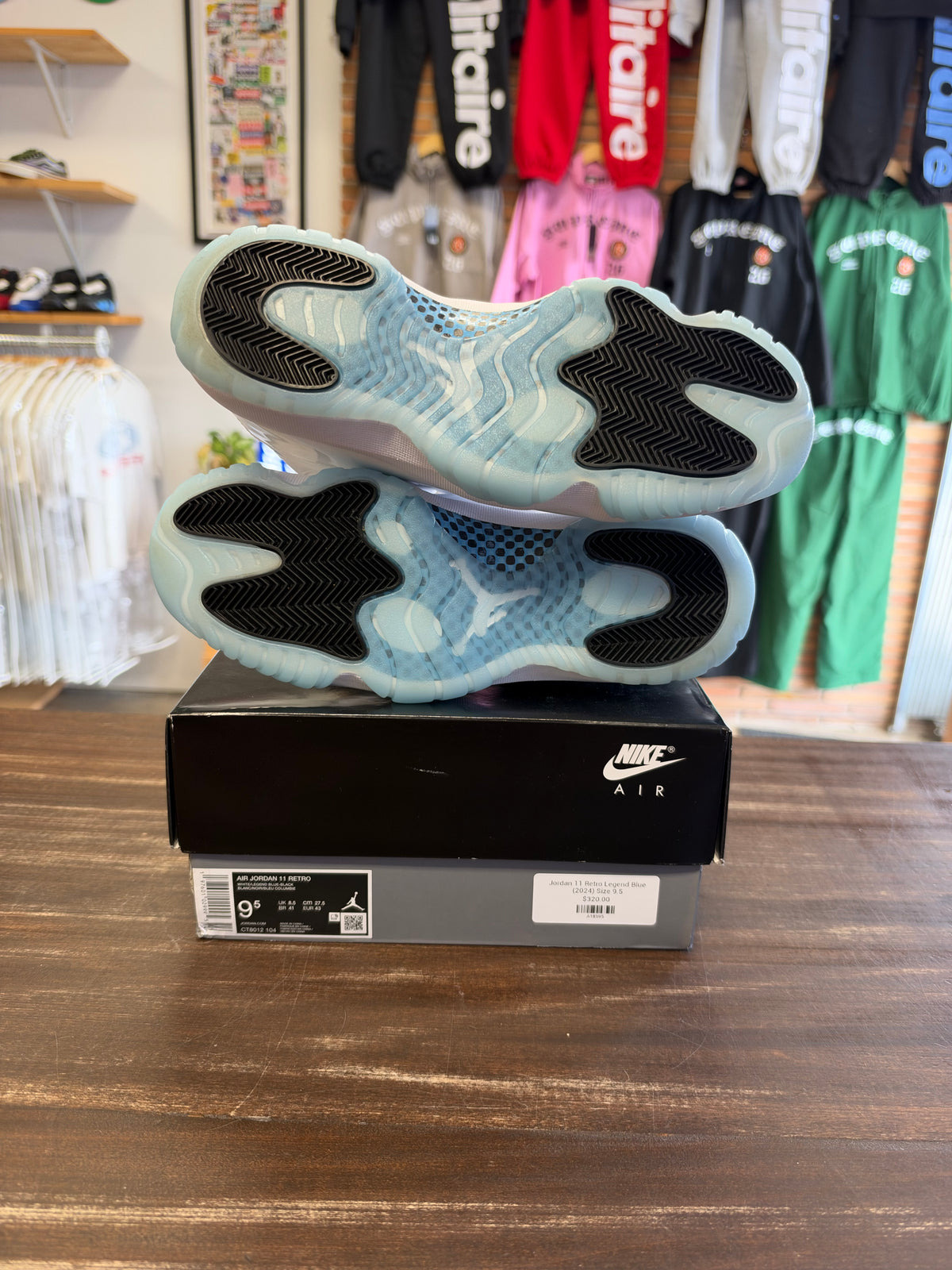 Jordan 11 Retro Legend Blue (2024)