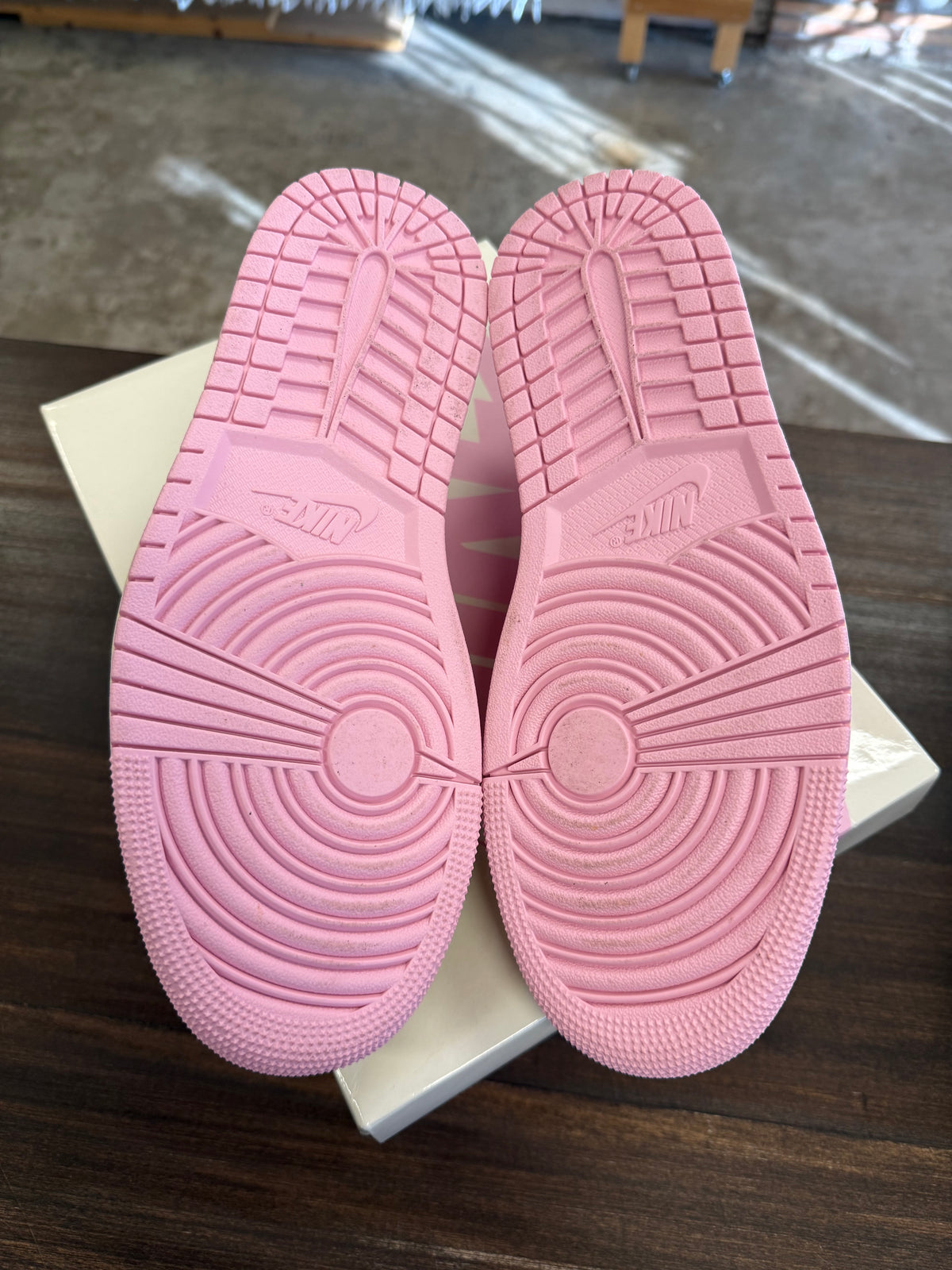 Jordan 1 Low OG SP Travis Scott Sail Tropical Pink
