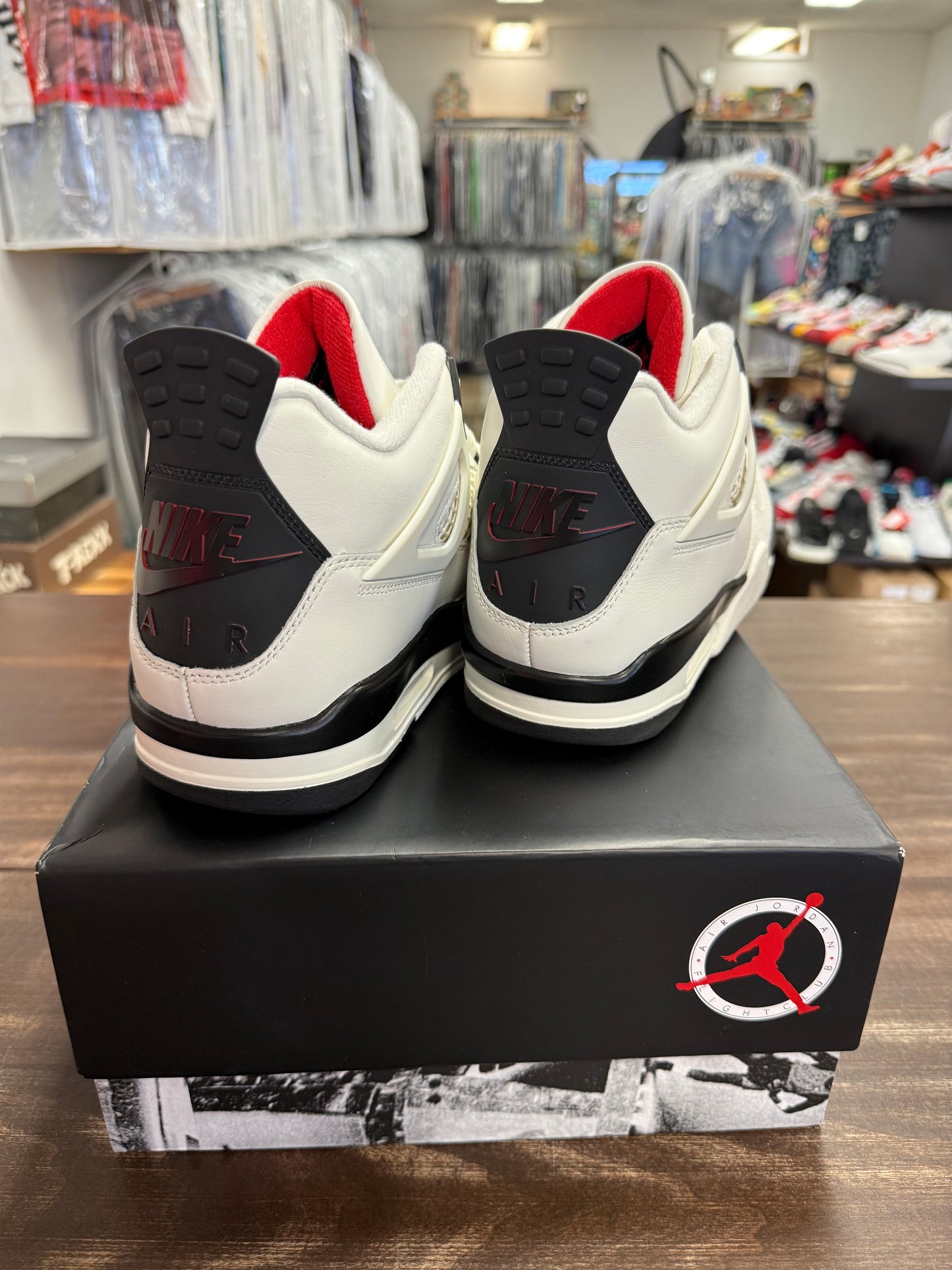 Jordan 4 Flight Club
