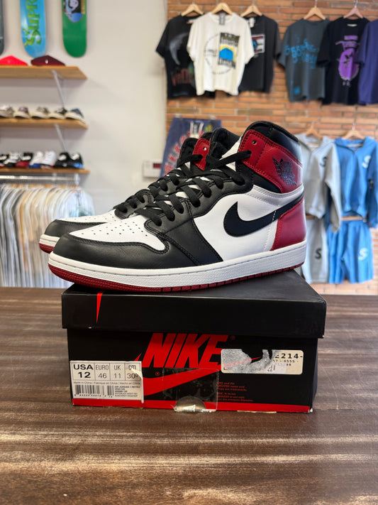 Jordan 1 Retro Black Toe (2016)