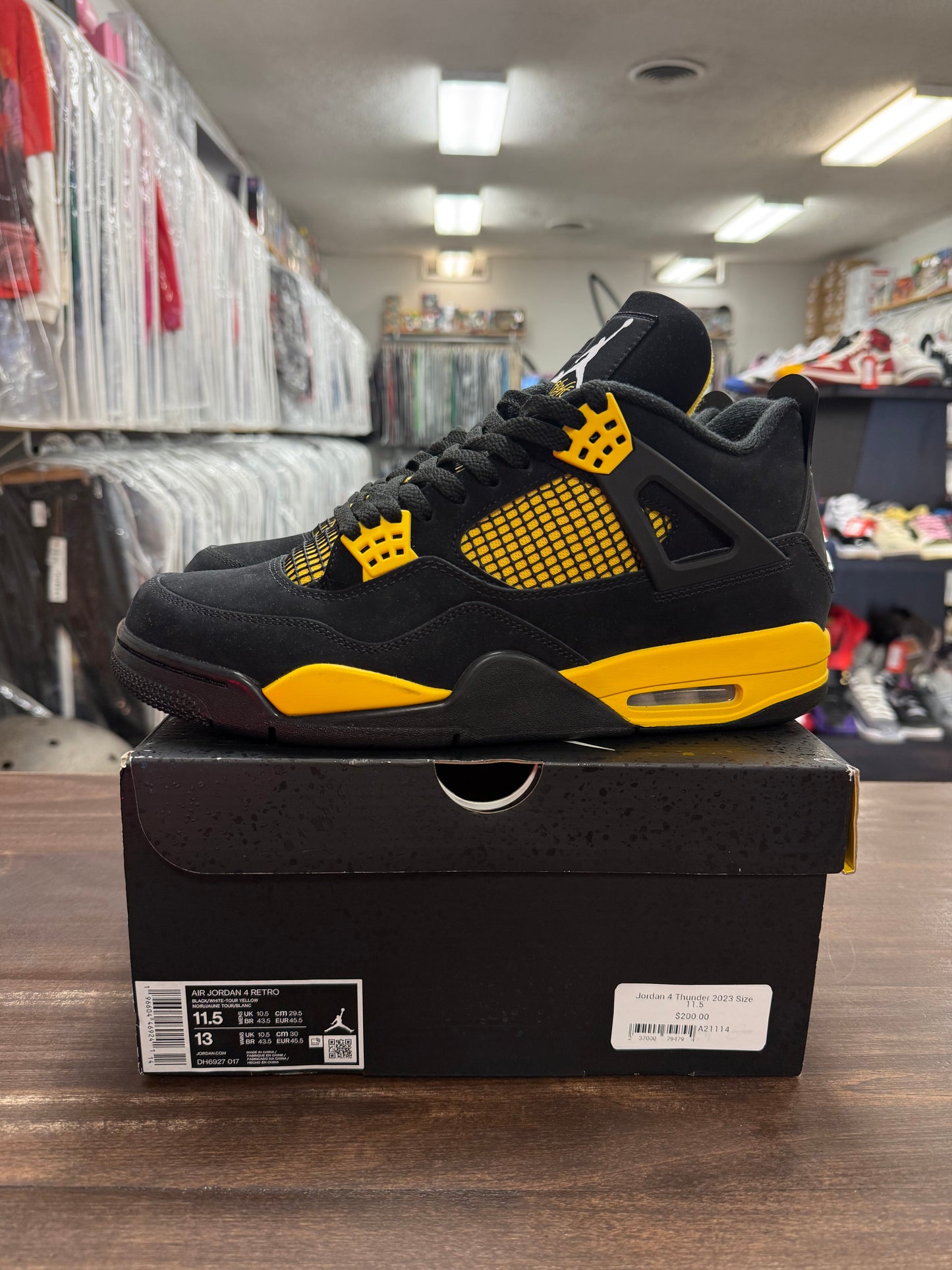Jordan 4 Thunder 2023