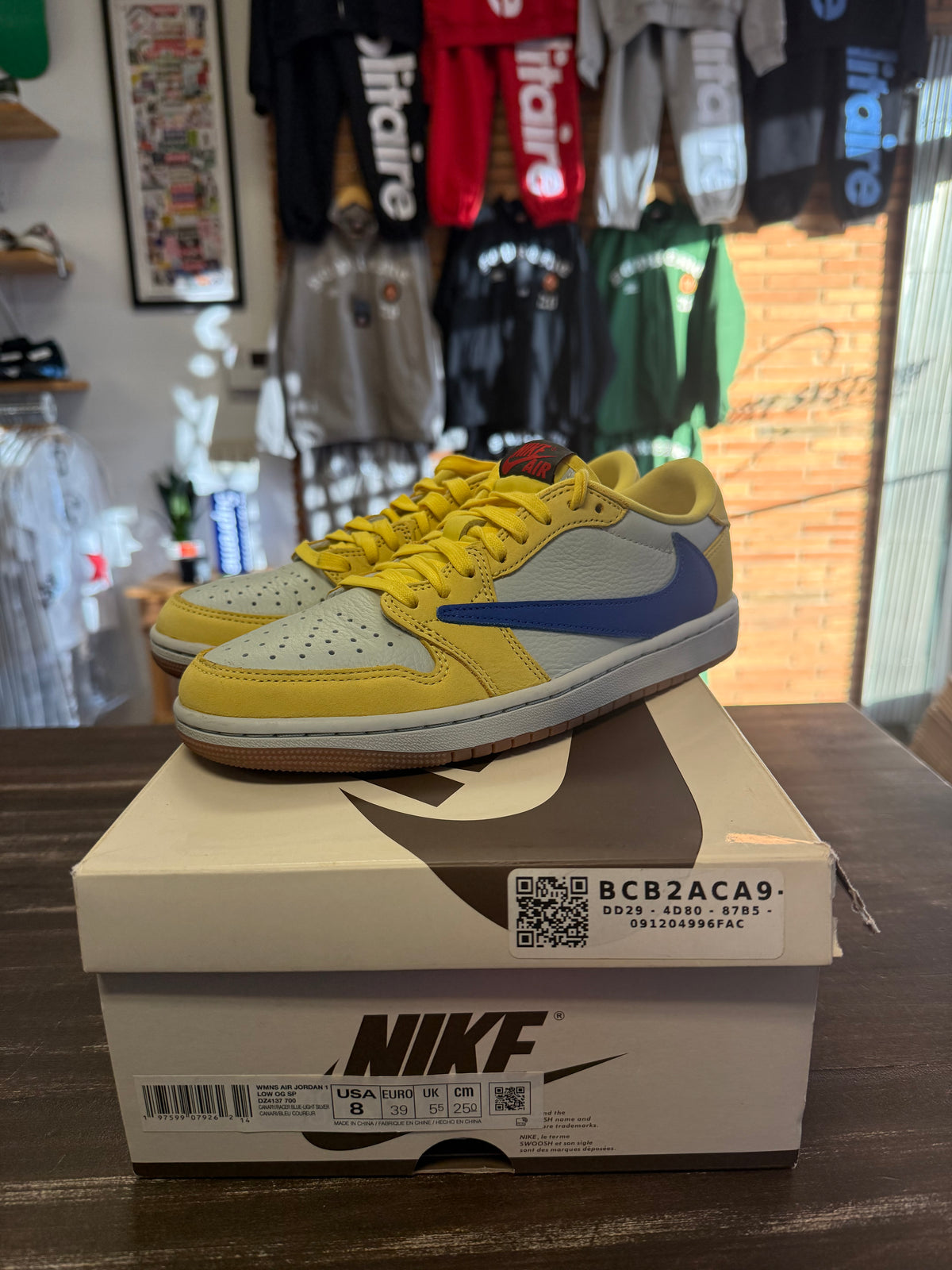 Jordan 1 Low Travis Scott Canary