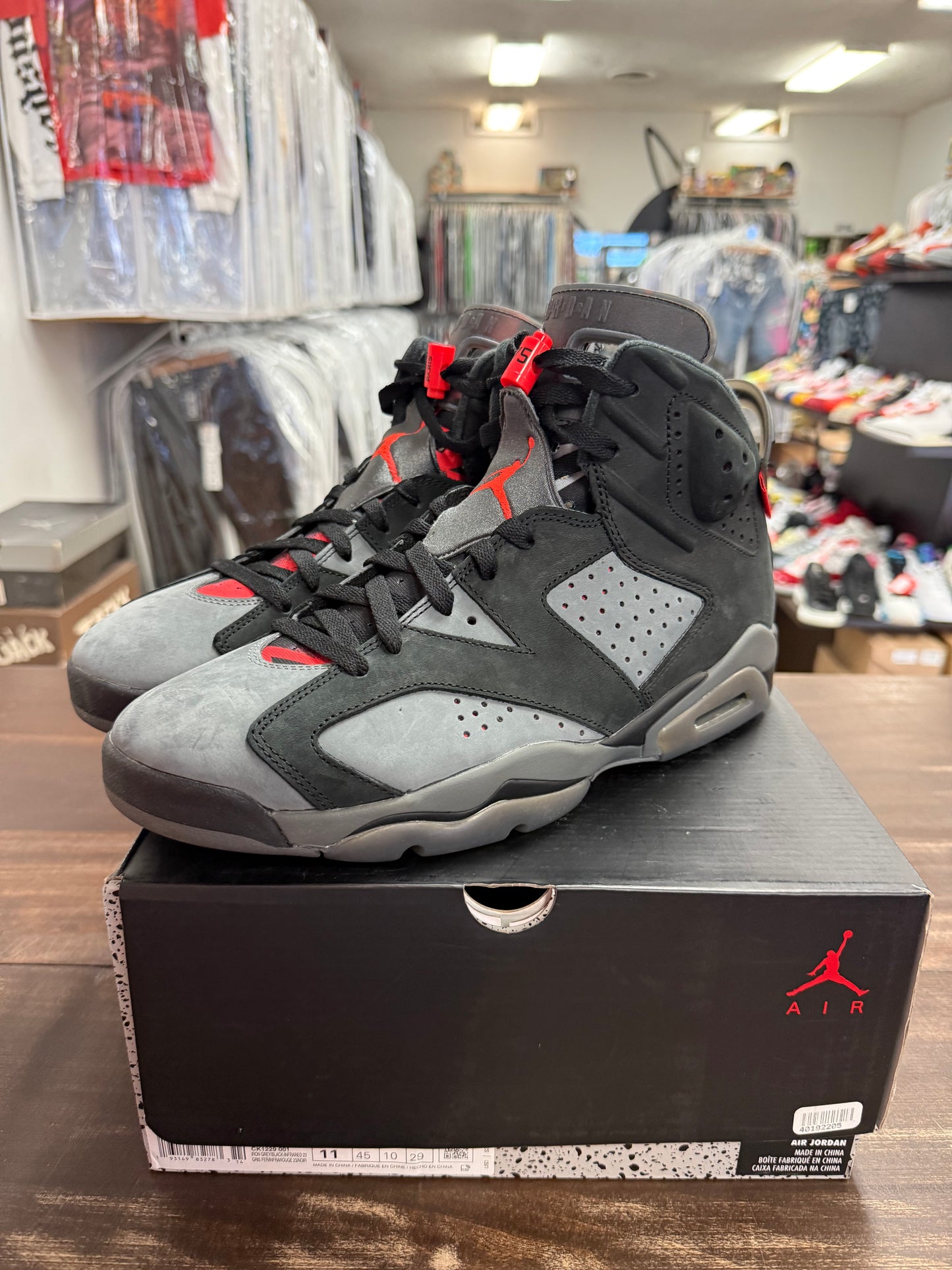 Jordan 6 PSG Paris Saint-Germain