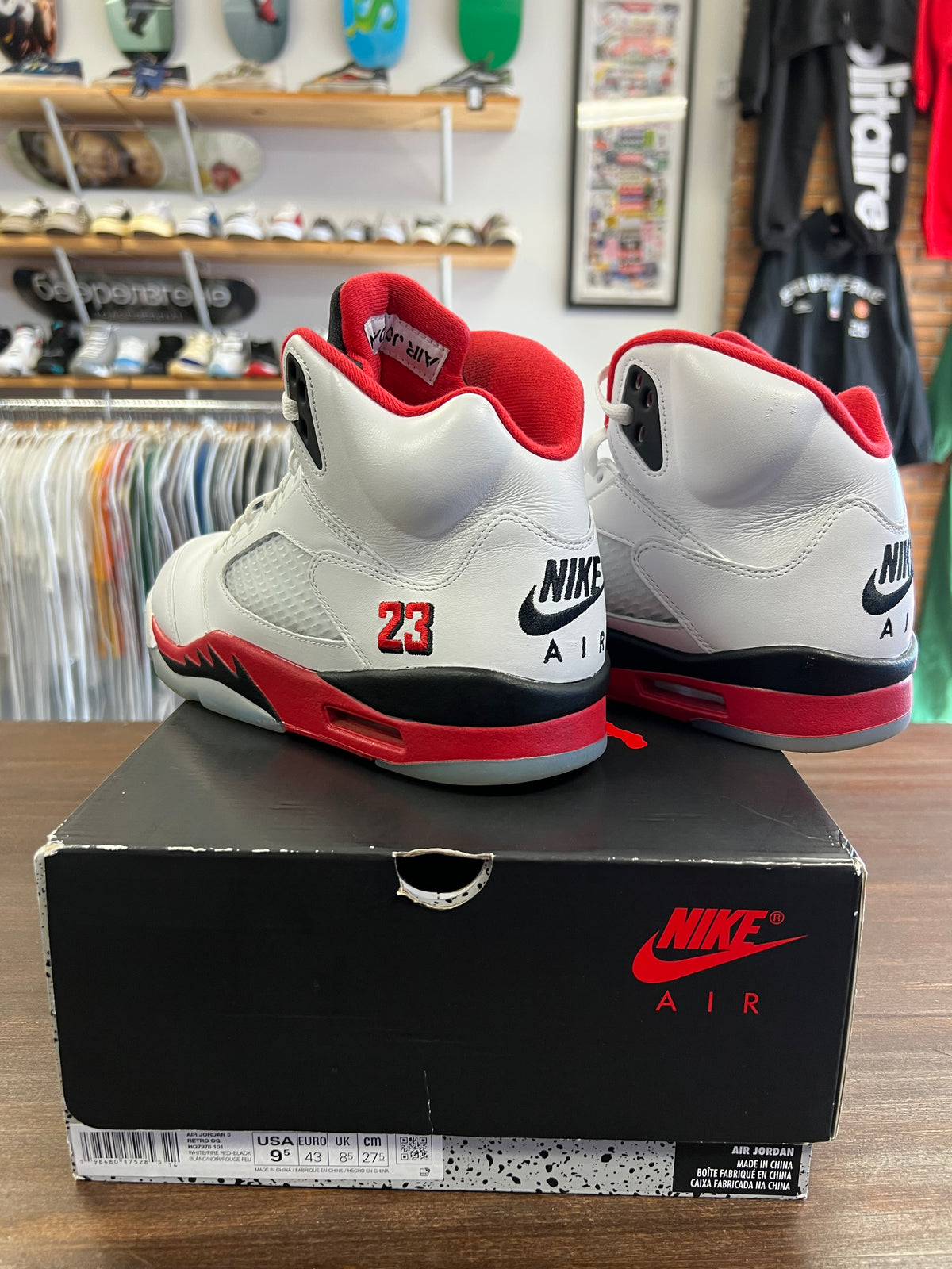 Jordan 5 Retro Fire Red Black Tongue (2025)