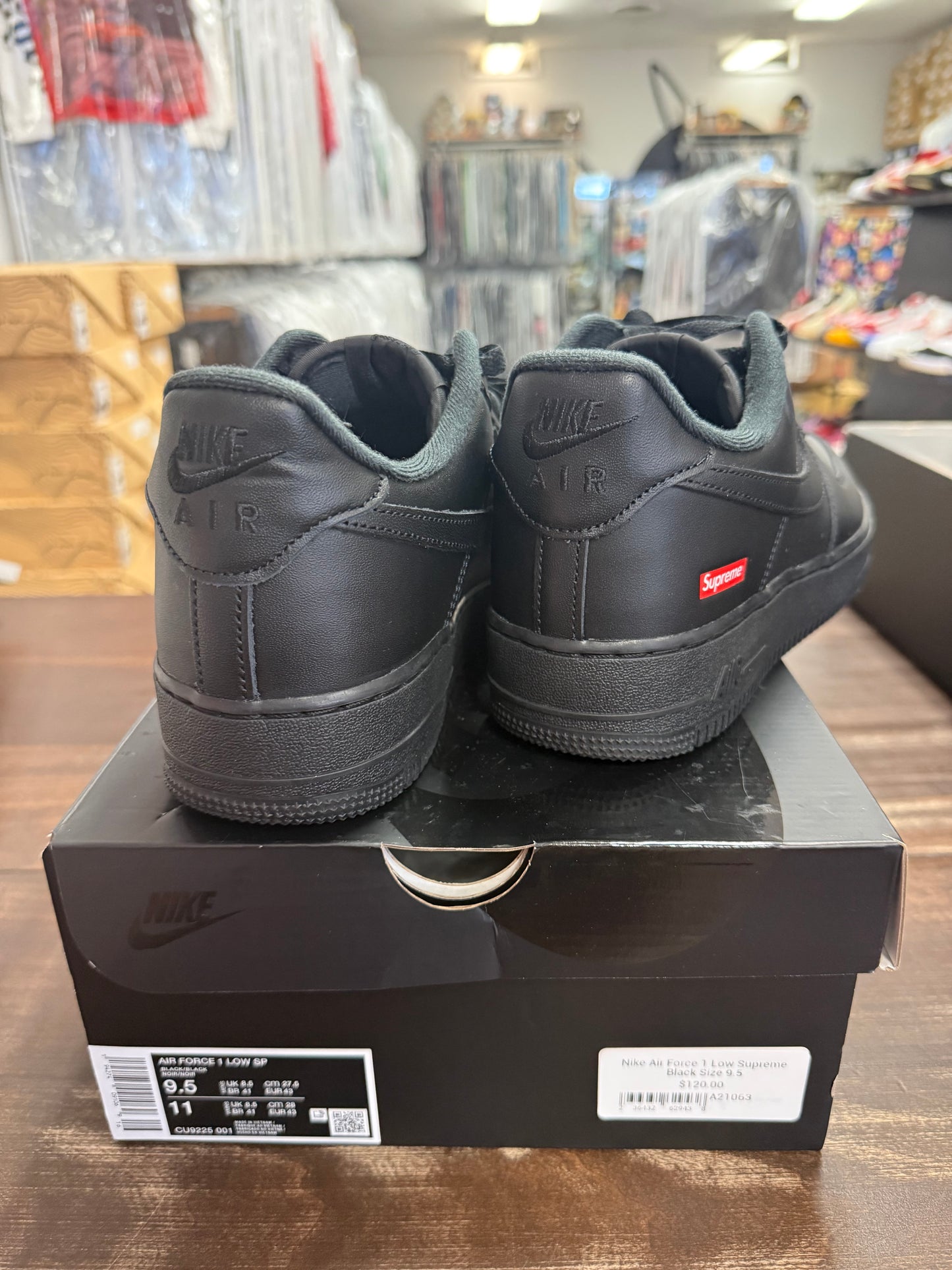 Nike Air Force 1 Low Supreme Black