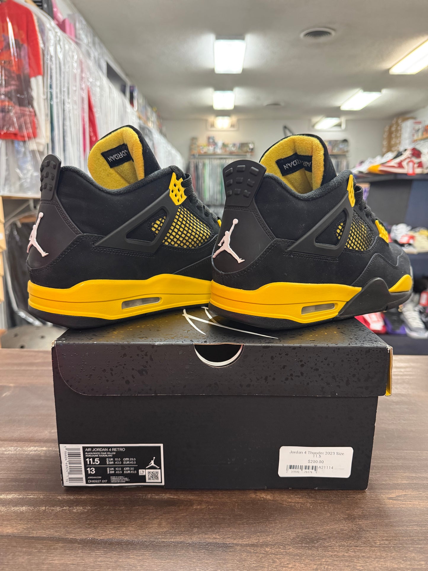 Jordan 4 Thunder 2023