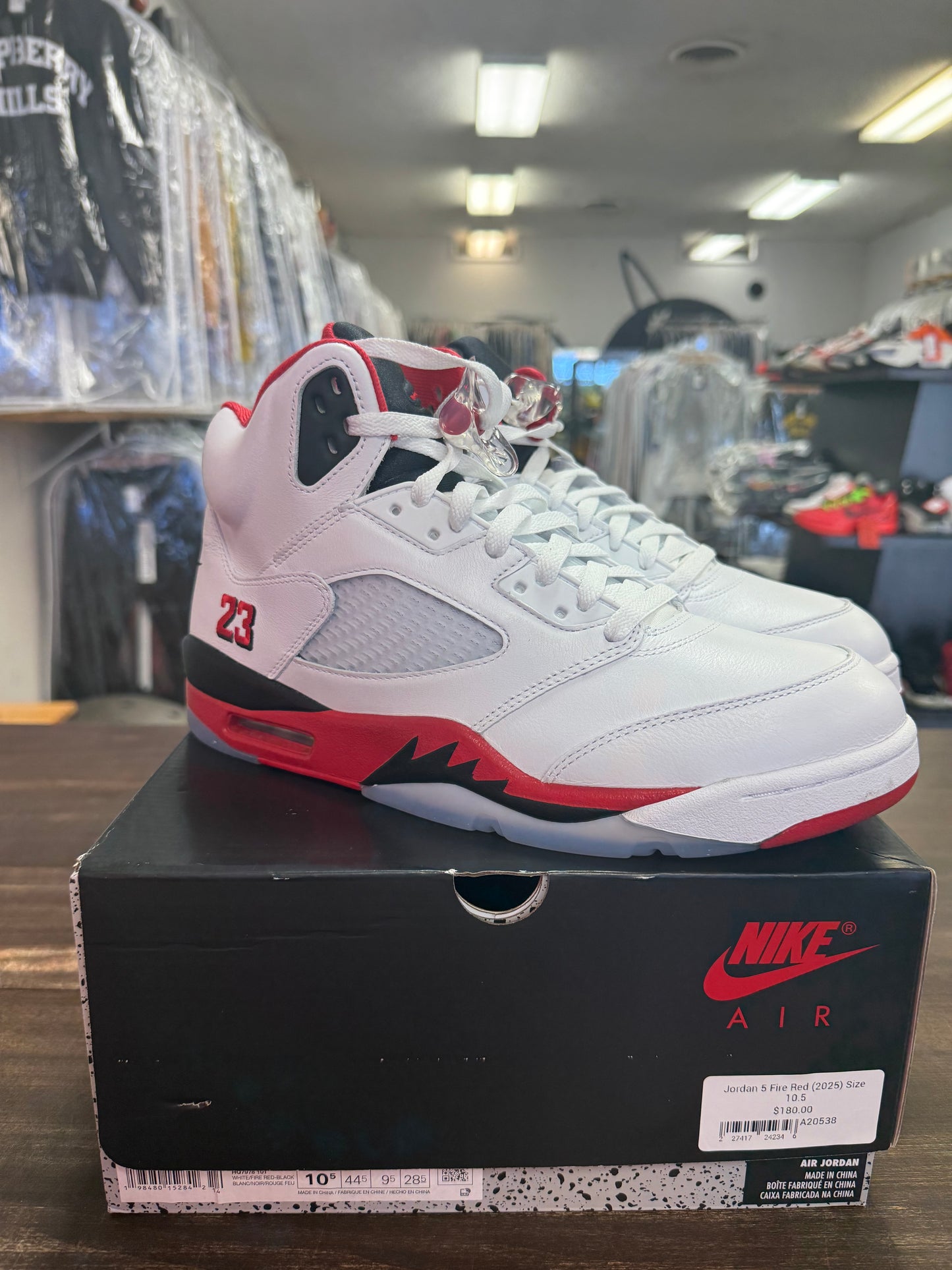 Jordan 5 Fire Red (2025)