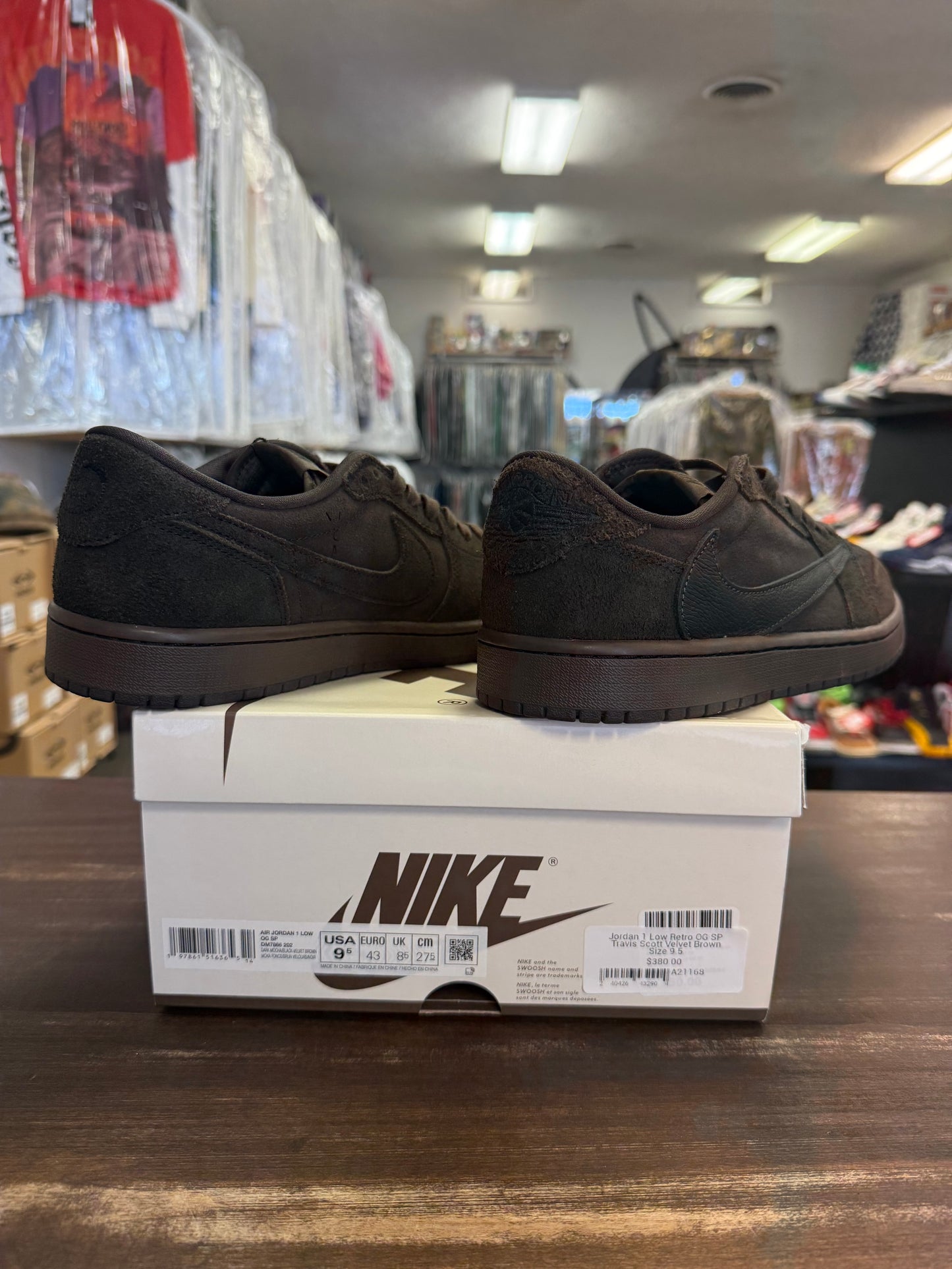 Jordan 1 Low Retro OG SP Travis Scott Velvet Brown