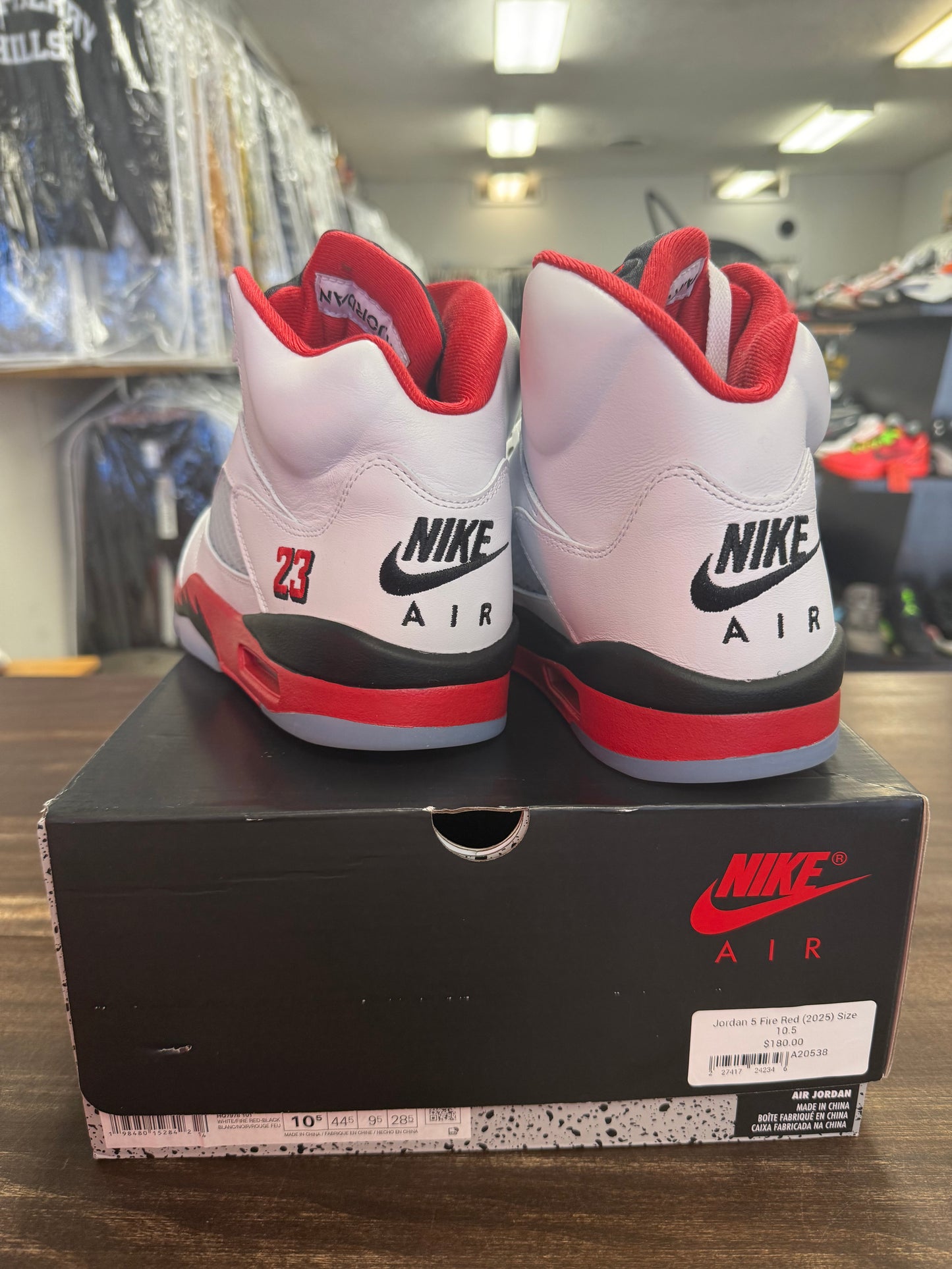 Jordan 5 Fire Red (2025)