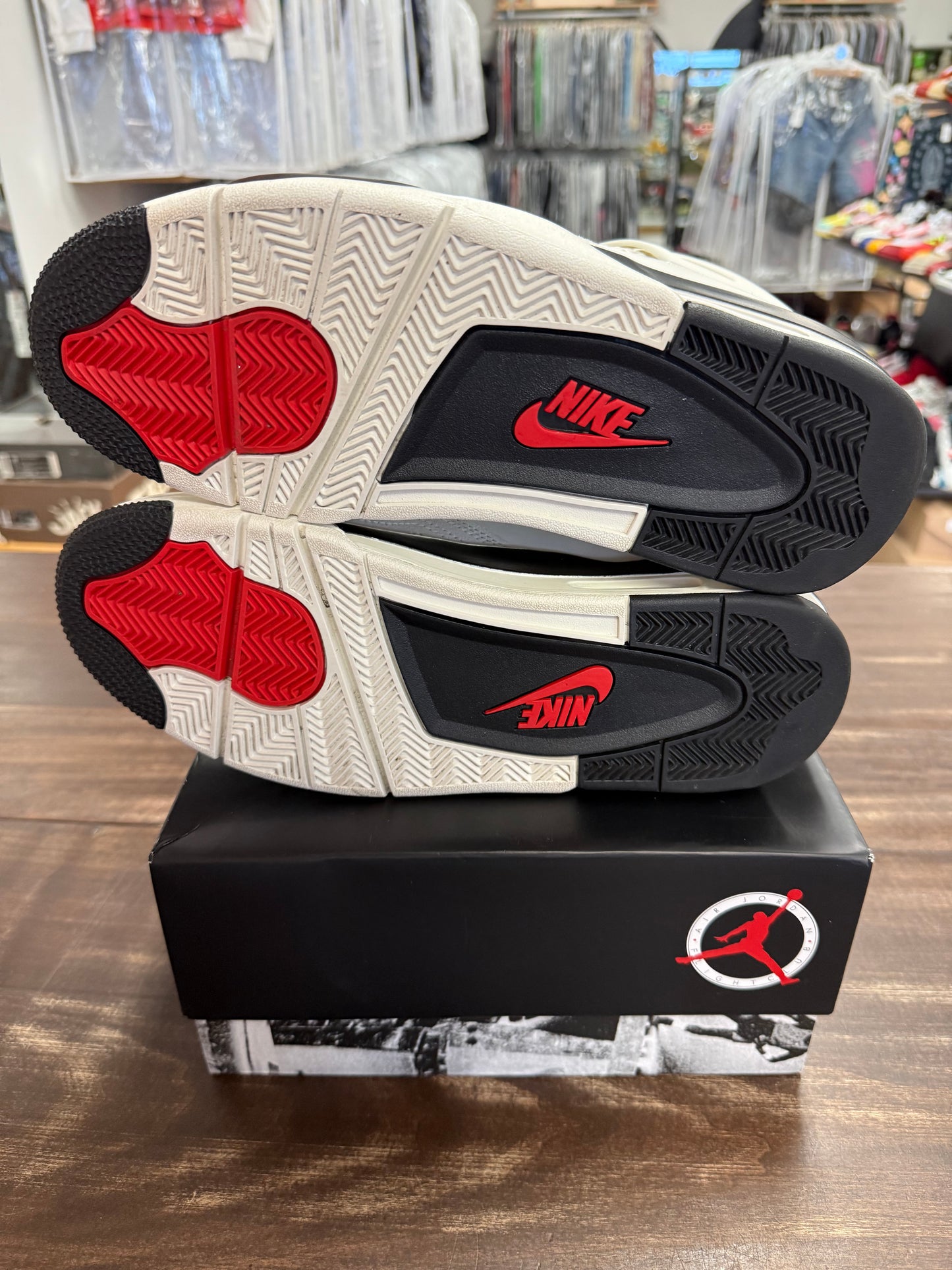 Jordan 4 Flight Club