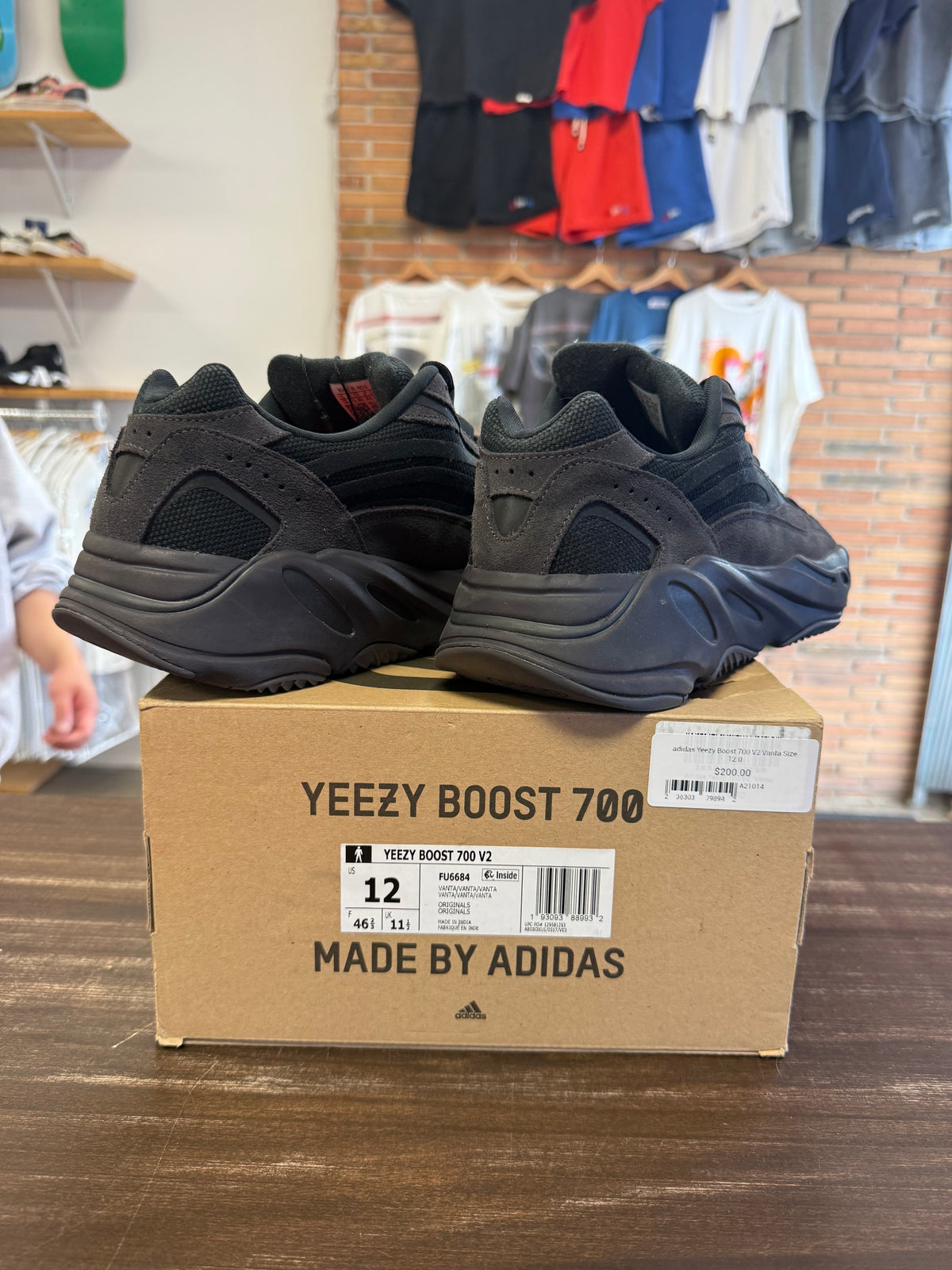 adidas Yeezy Boost 700 V2 Vanta