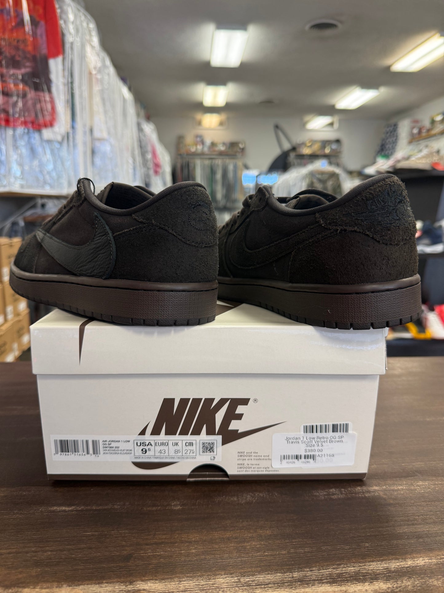 Jordan 1 Low Retro OG SP Travis Scott Velvet Brown