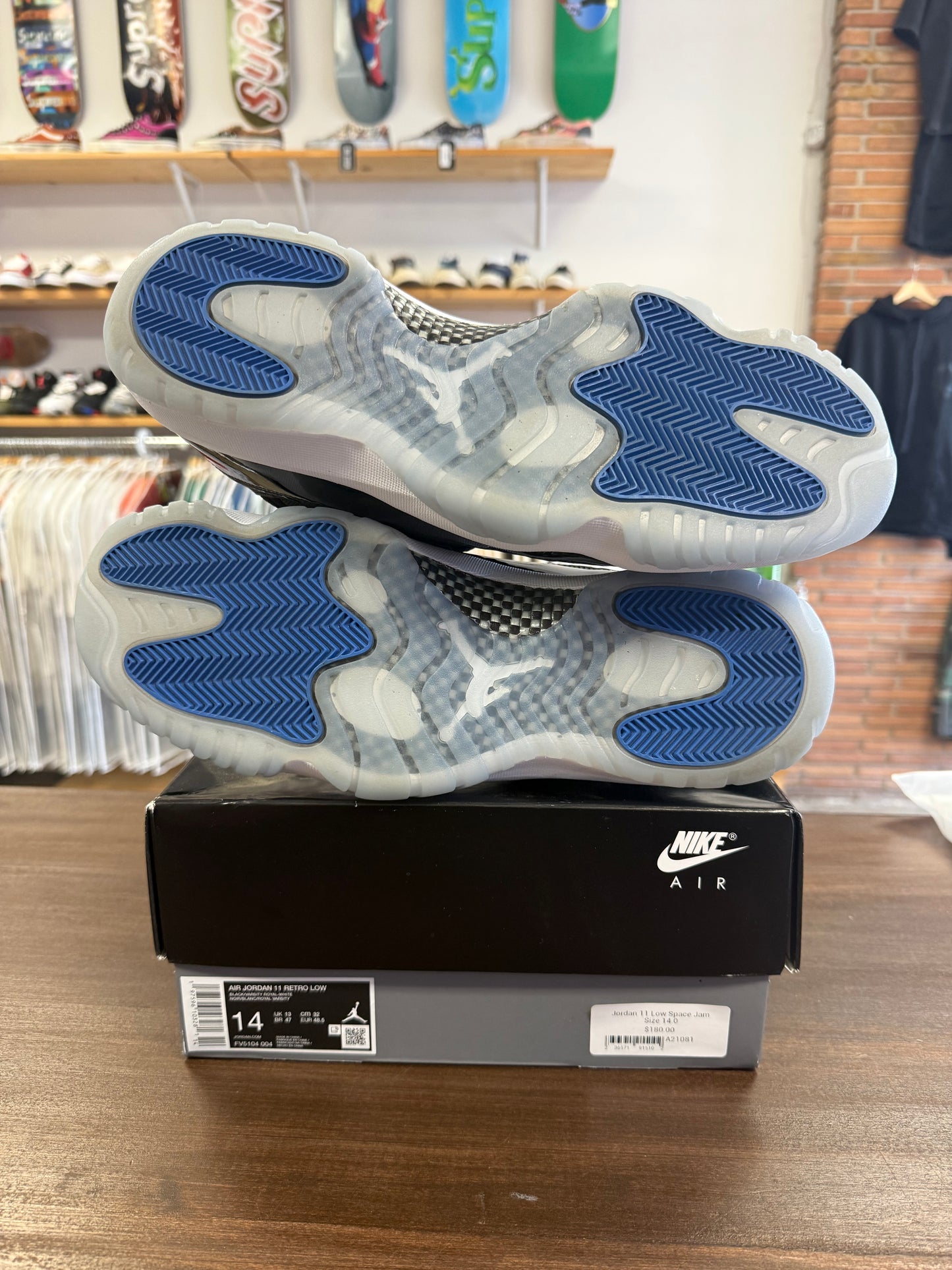 Jordan 11 Low Space Jam