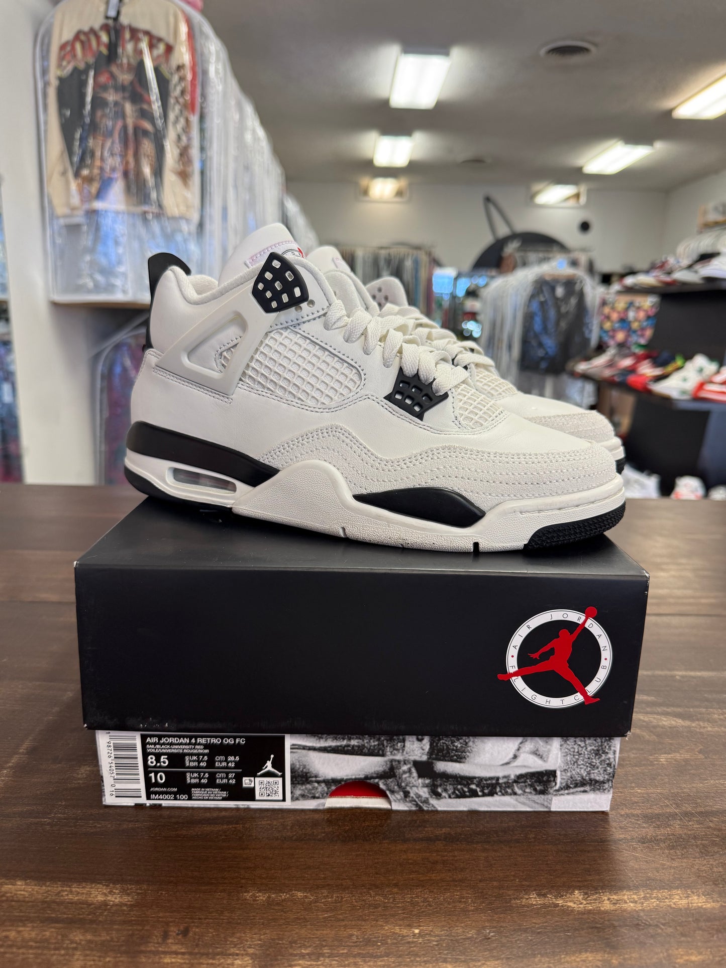 Jordan 4 Retro Flight Club