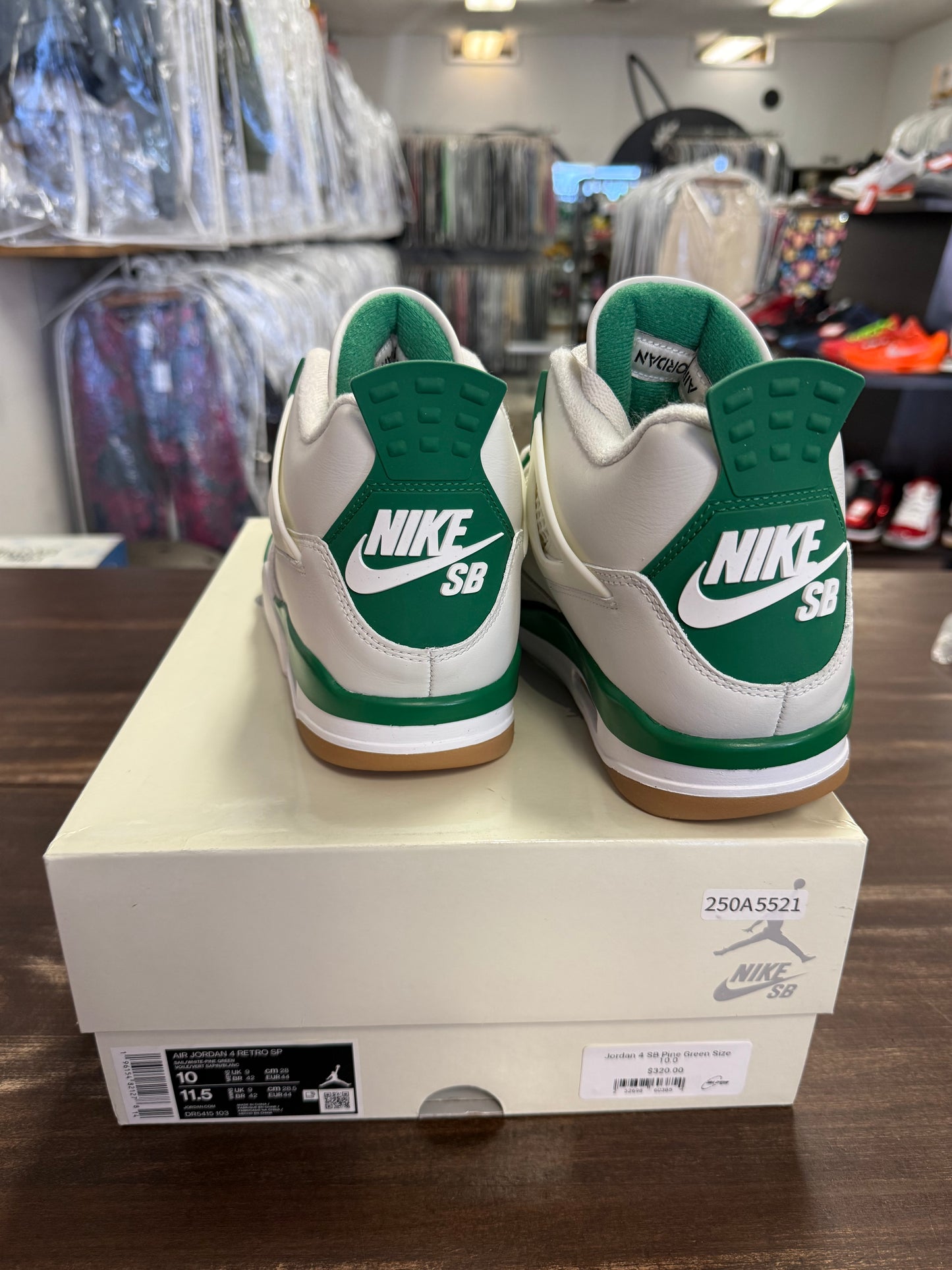 Jordan 4 SB Pine Green