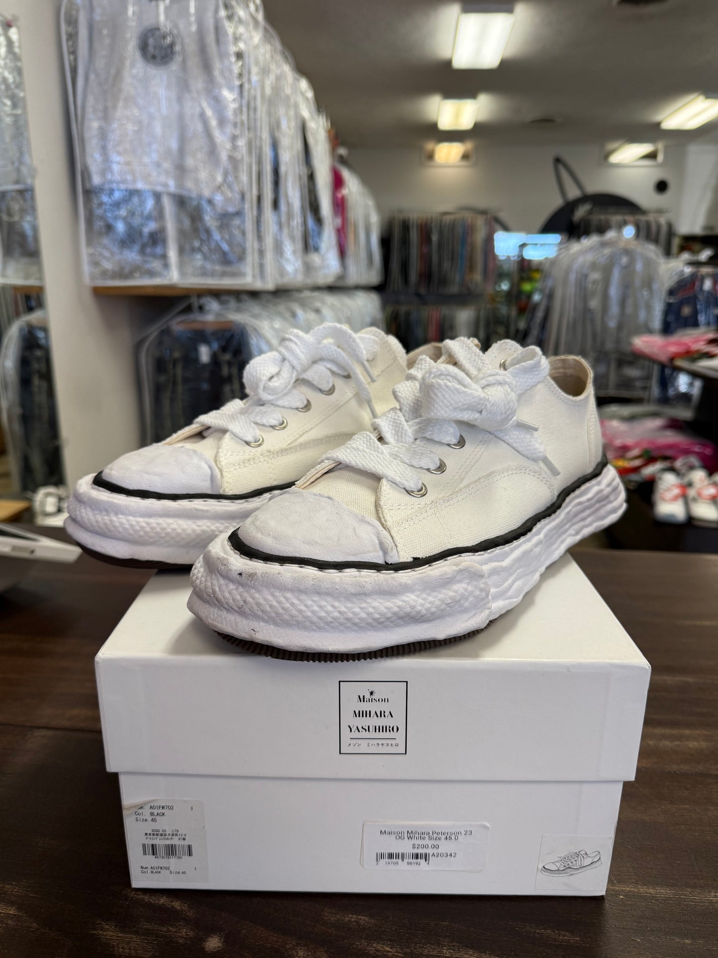 Maison Mihara Peterson 23 OG White