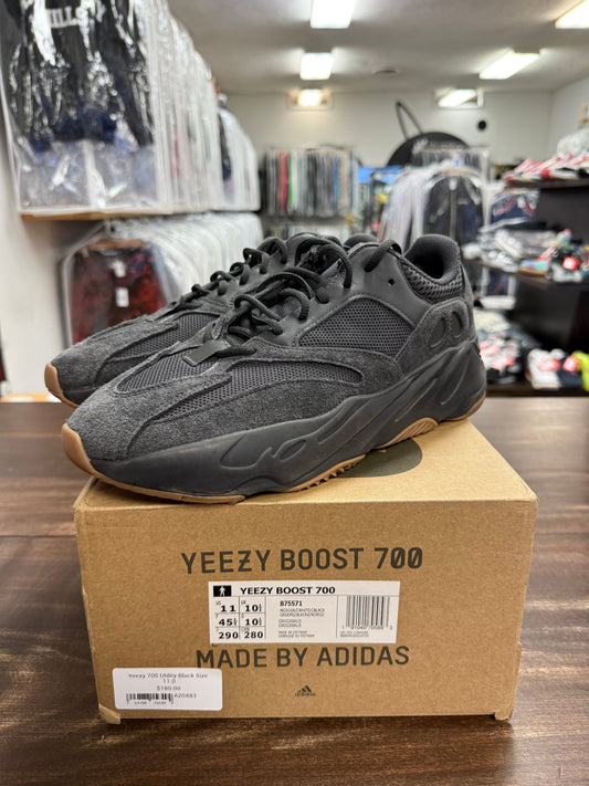 Yeezy 700 Utility Black