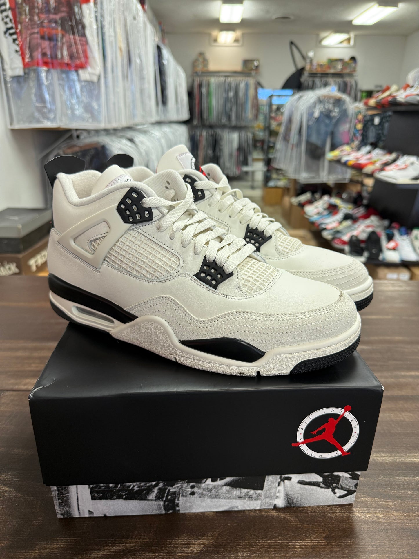 Jordan 4 Flight Club