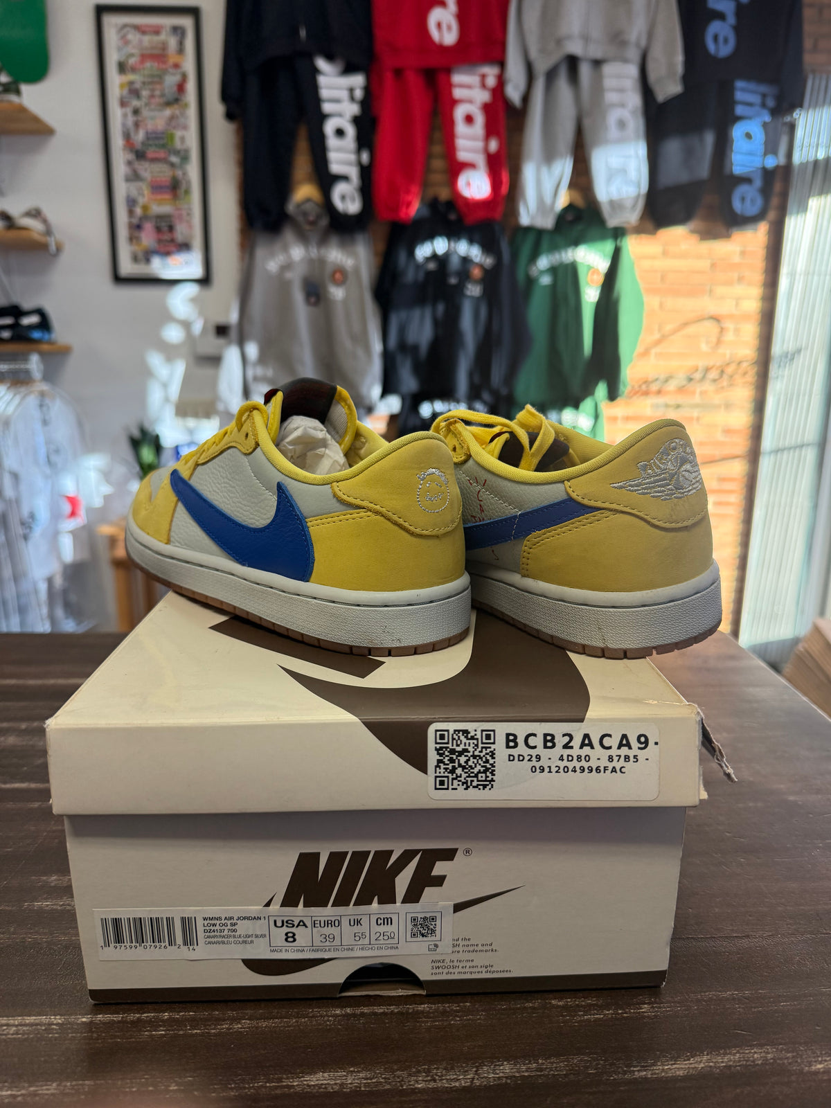 Jordan 1 Low Travis Scott Canary