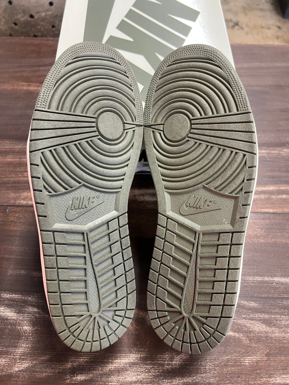 Jordan 1 Low Travis Scott Olive (Women's)