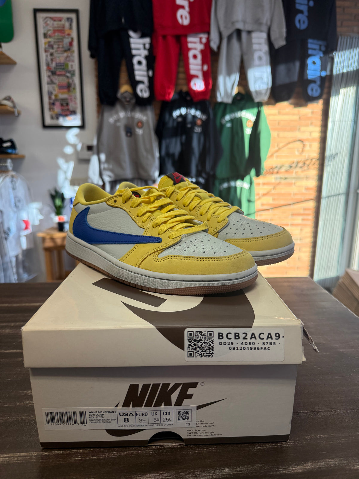 Jordan 1 Low Travis Scott Canary