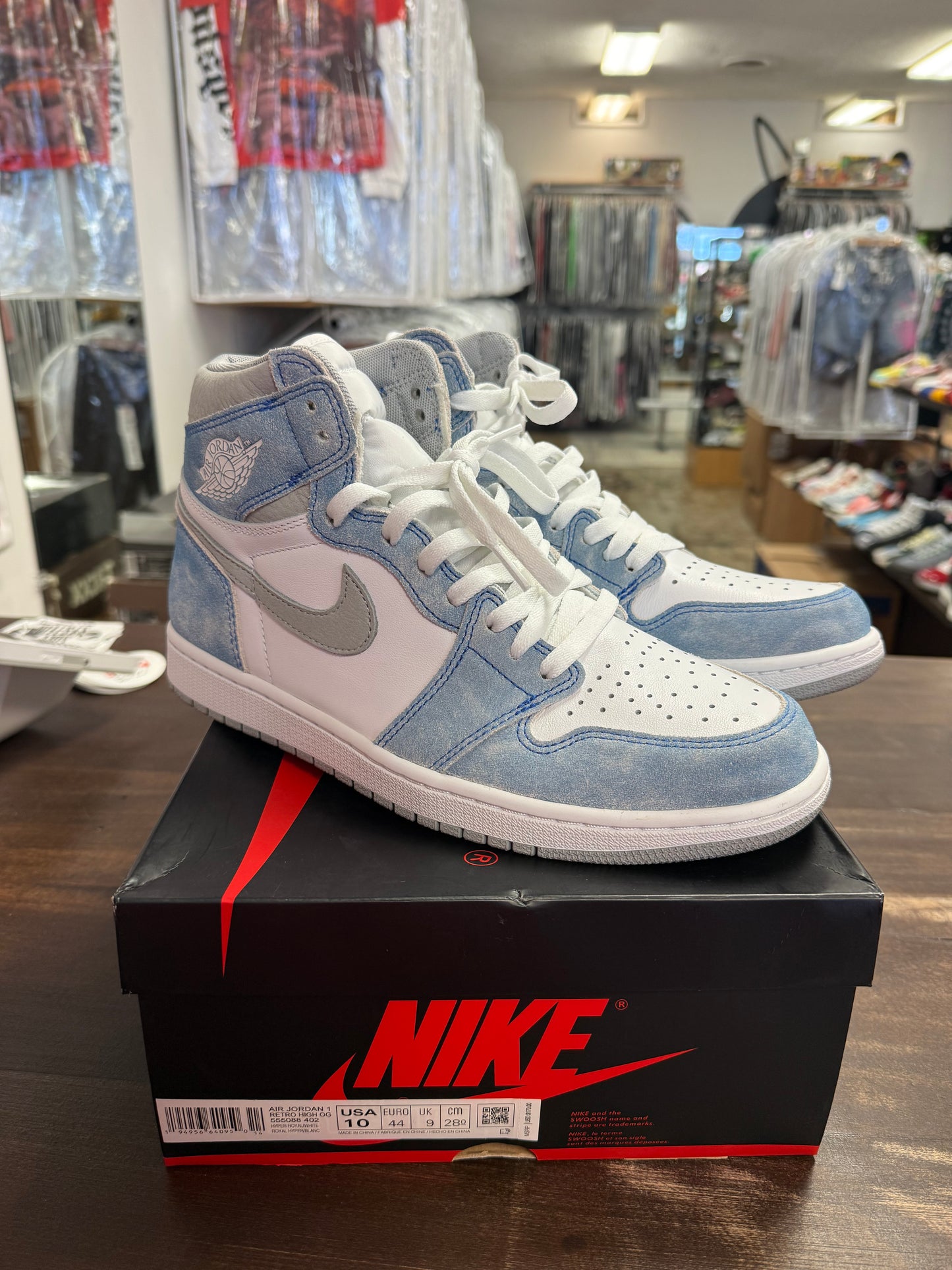Jordan 1 High Hyper Royal Smoke Grey