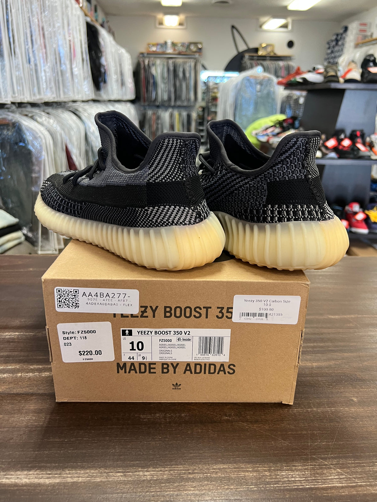 Yeezy 350 V2 Carbon