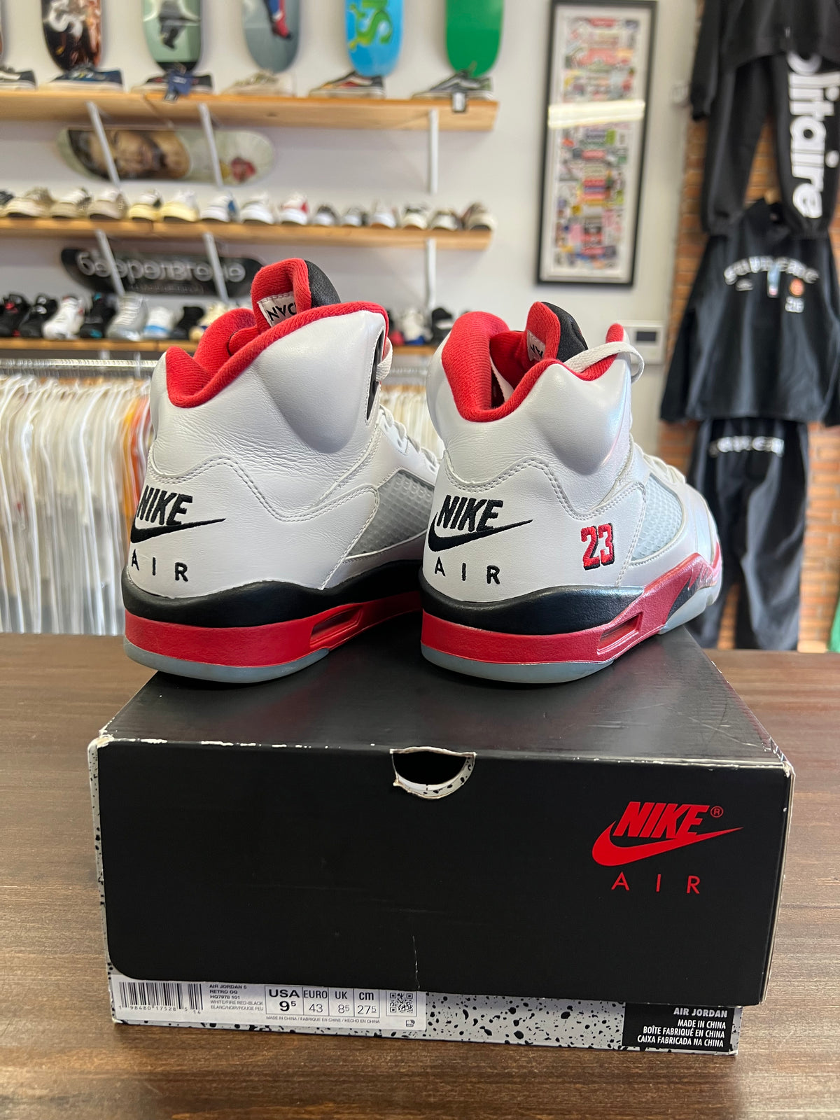Jordan 5 Retro Fire Red Black Tongue (2025)