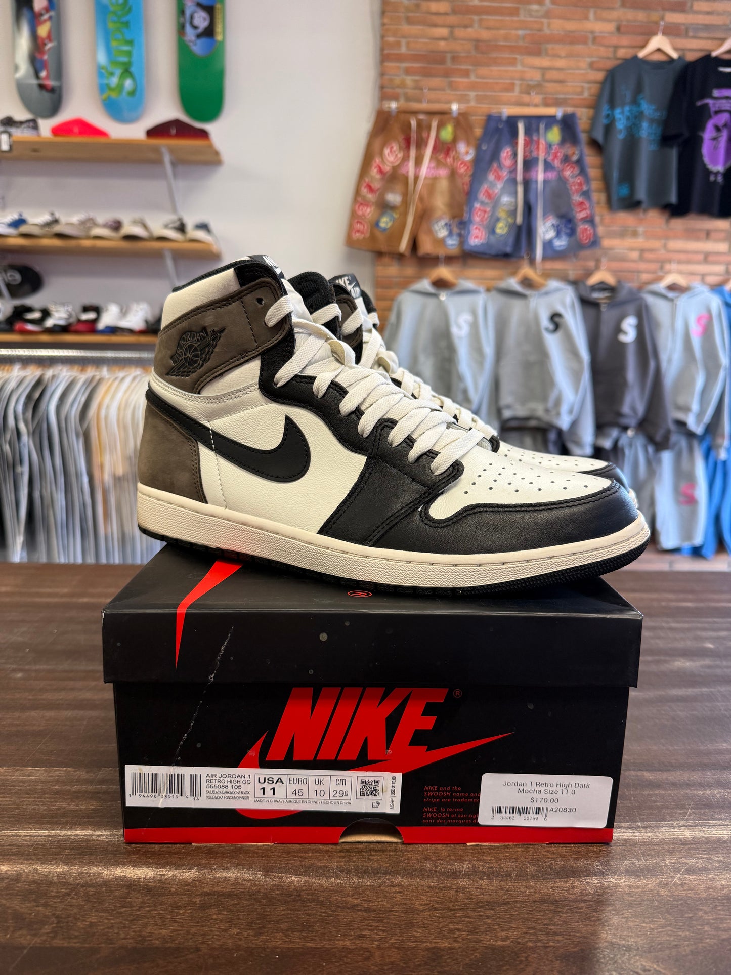Jordan 1 Retro High Dark Mocha