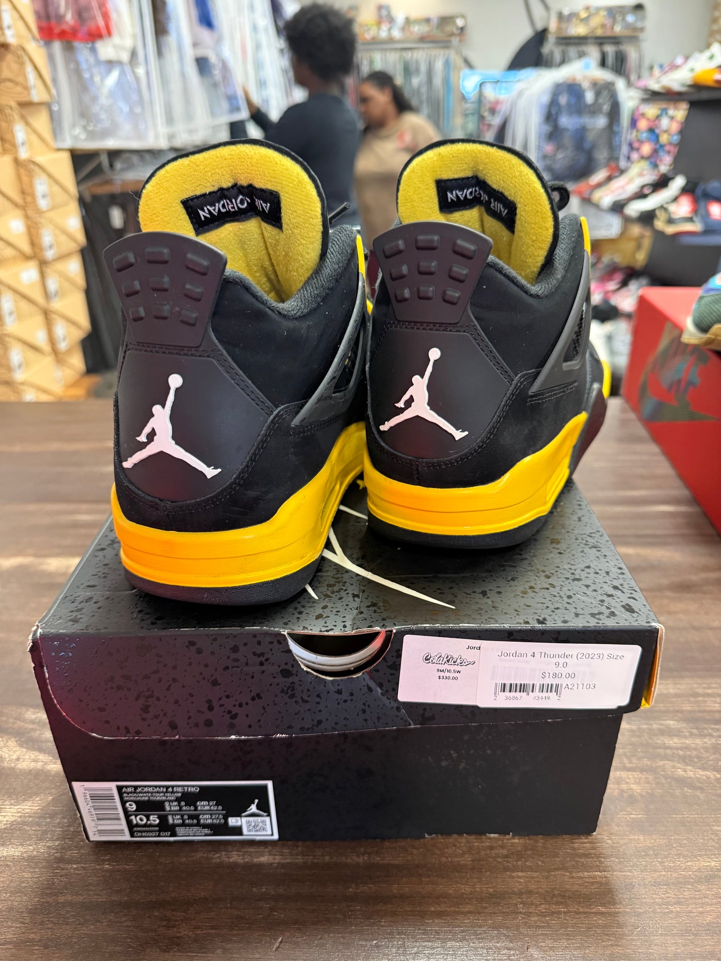 Jordan 4 Thunder (2023)