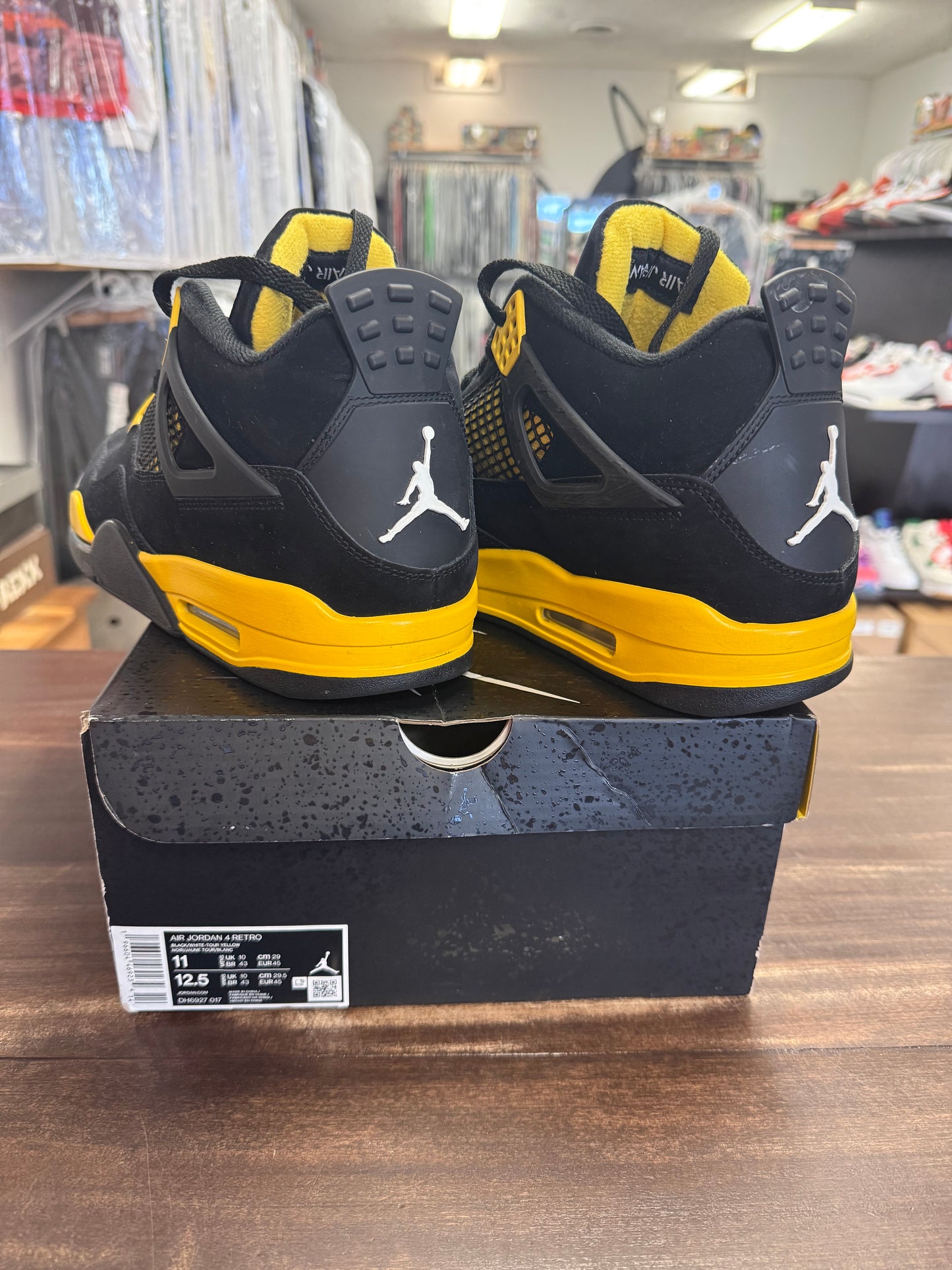 Jordan 4 Thunder (2023)