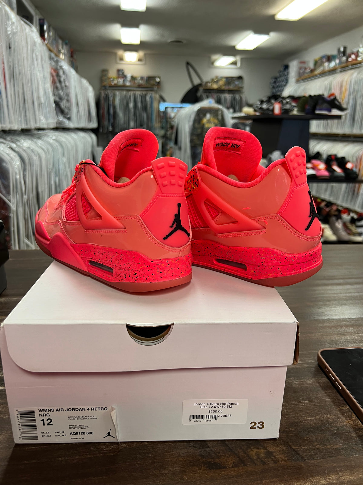Jordan 4 Retro Hot Punch