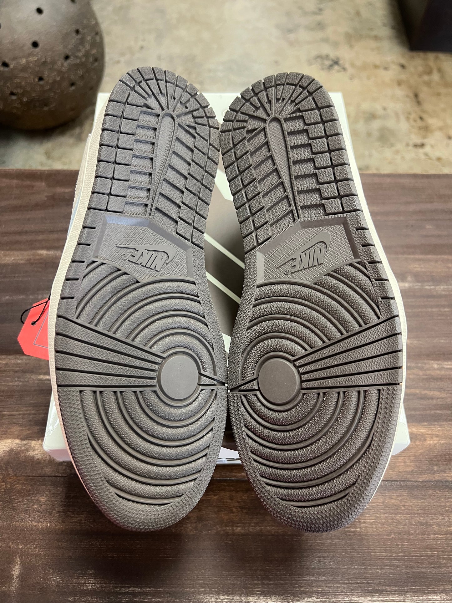 Jordan 1 Retro Low OG SP Travis Scott Reverse Mocha