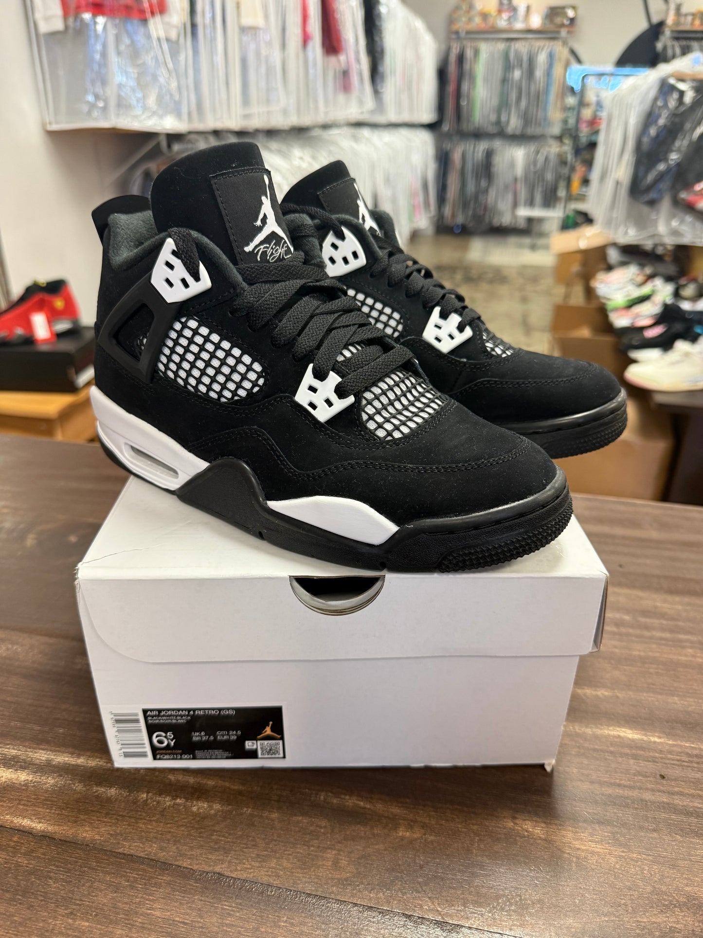 Jordan 4 White Thunder