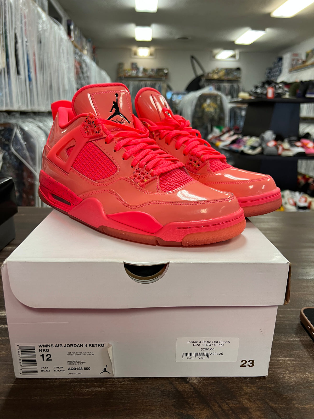 Jordan 4 Retro Hot Punch
