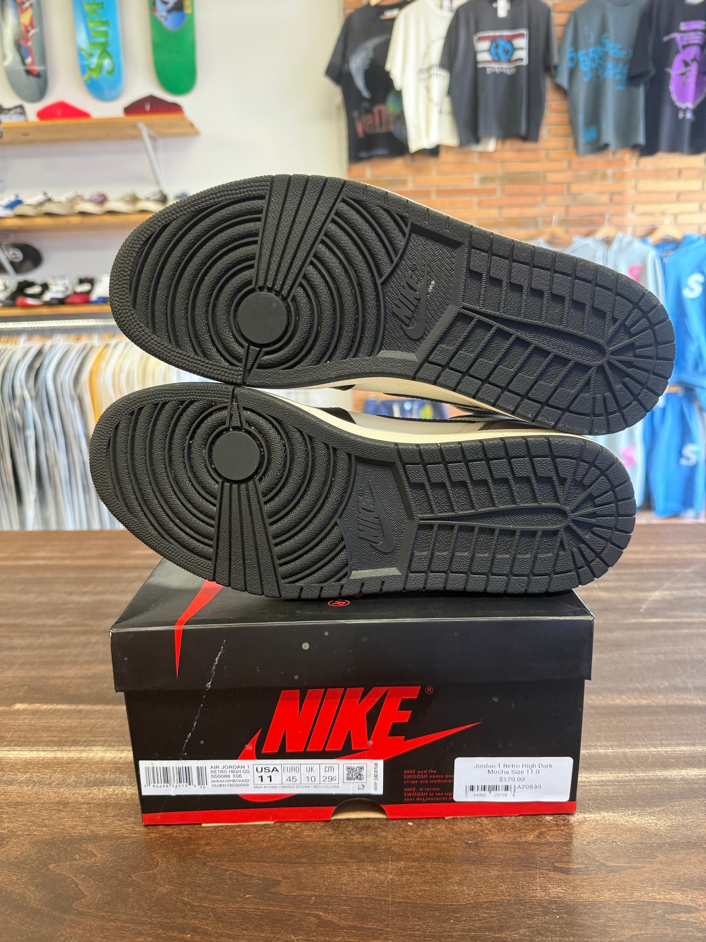 Jordan 1 Retro High Dark Mocha