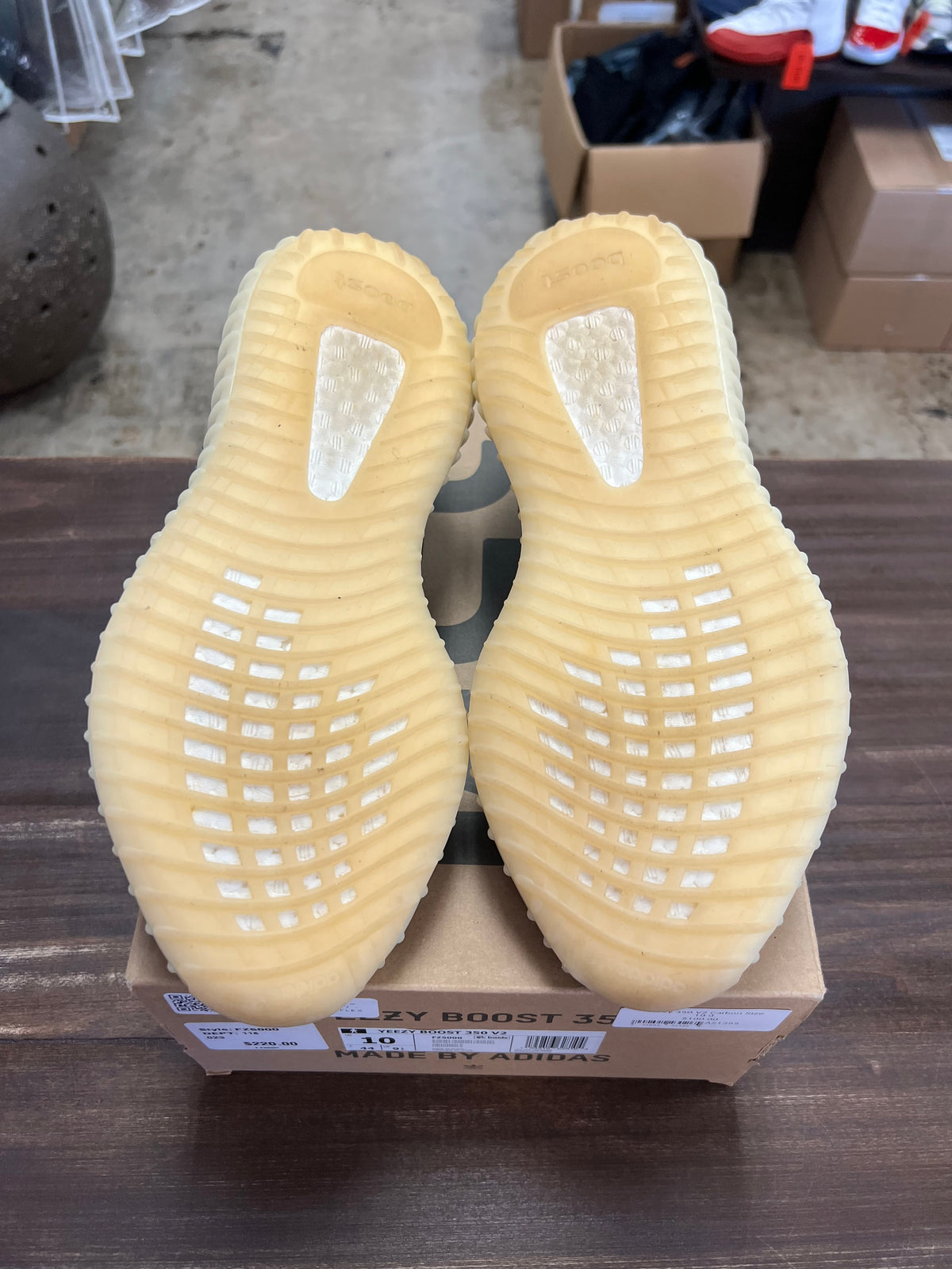 Yeezy 350 V2 Carbon