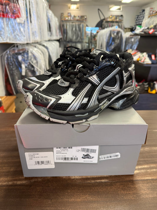 Balenciaga Men's Runner Sneaker Black/silver