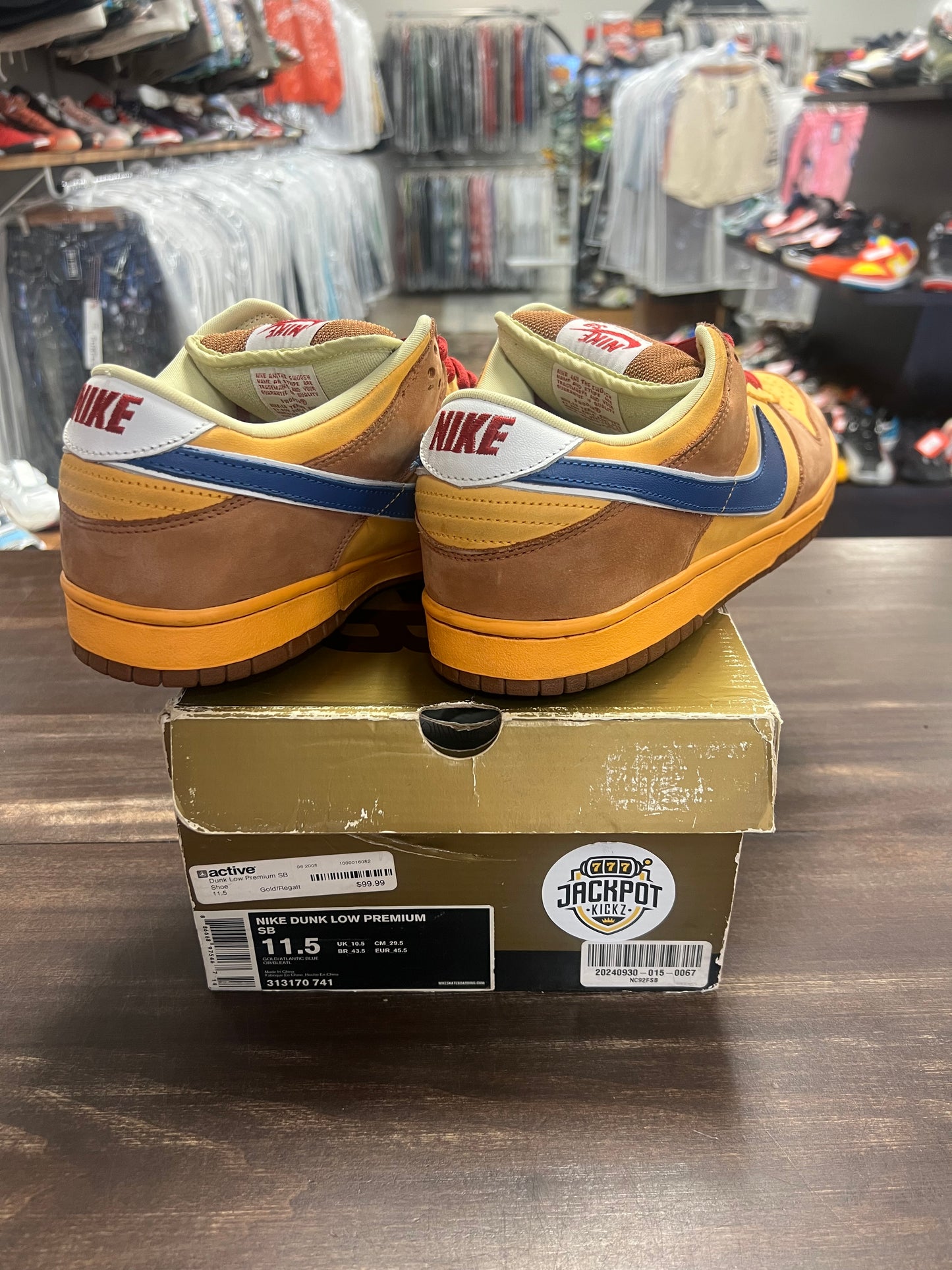 Nike SB Dunk Low Newcastle Brown Ale