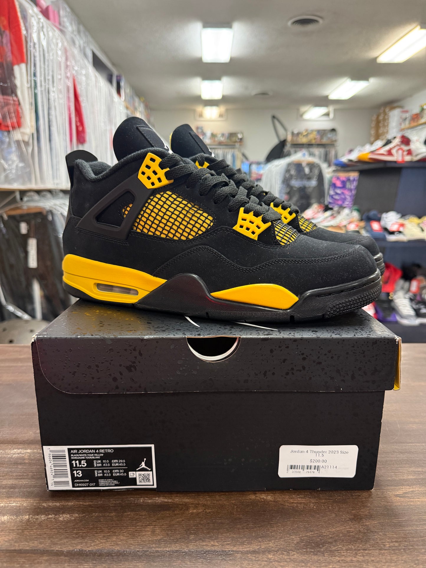 Jordan 4 Thunder 2023
