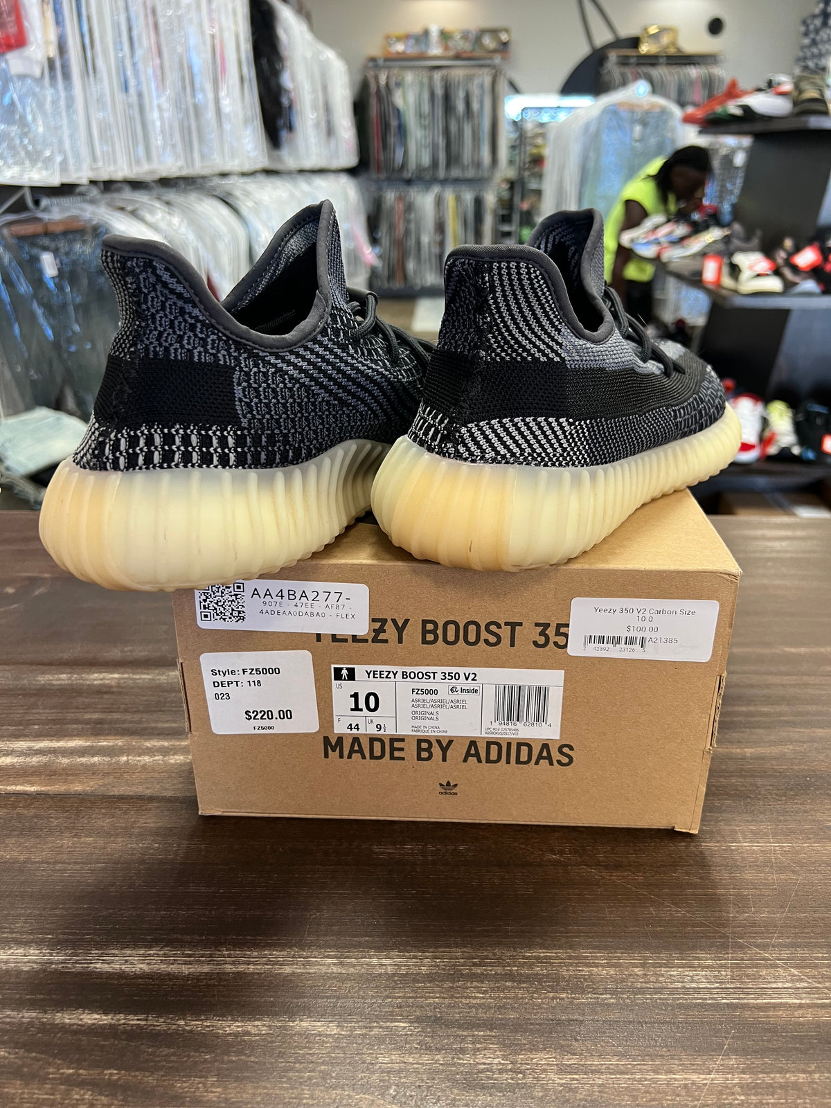 Yeezy 350 V2 Carbon