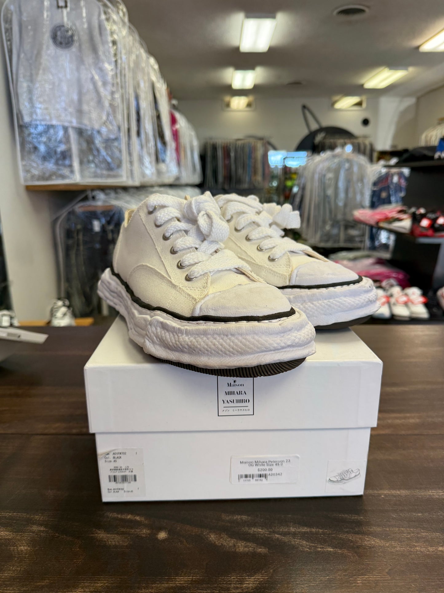 Maison Mihara Peterson 23 OG White