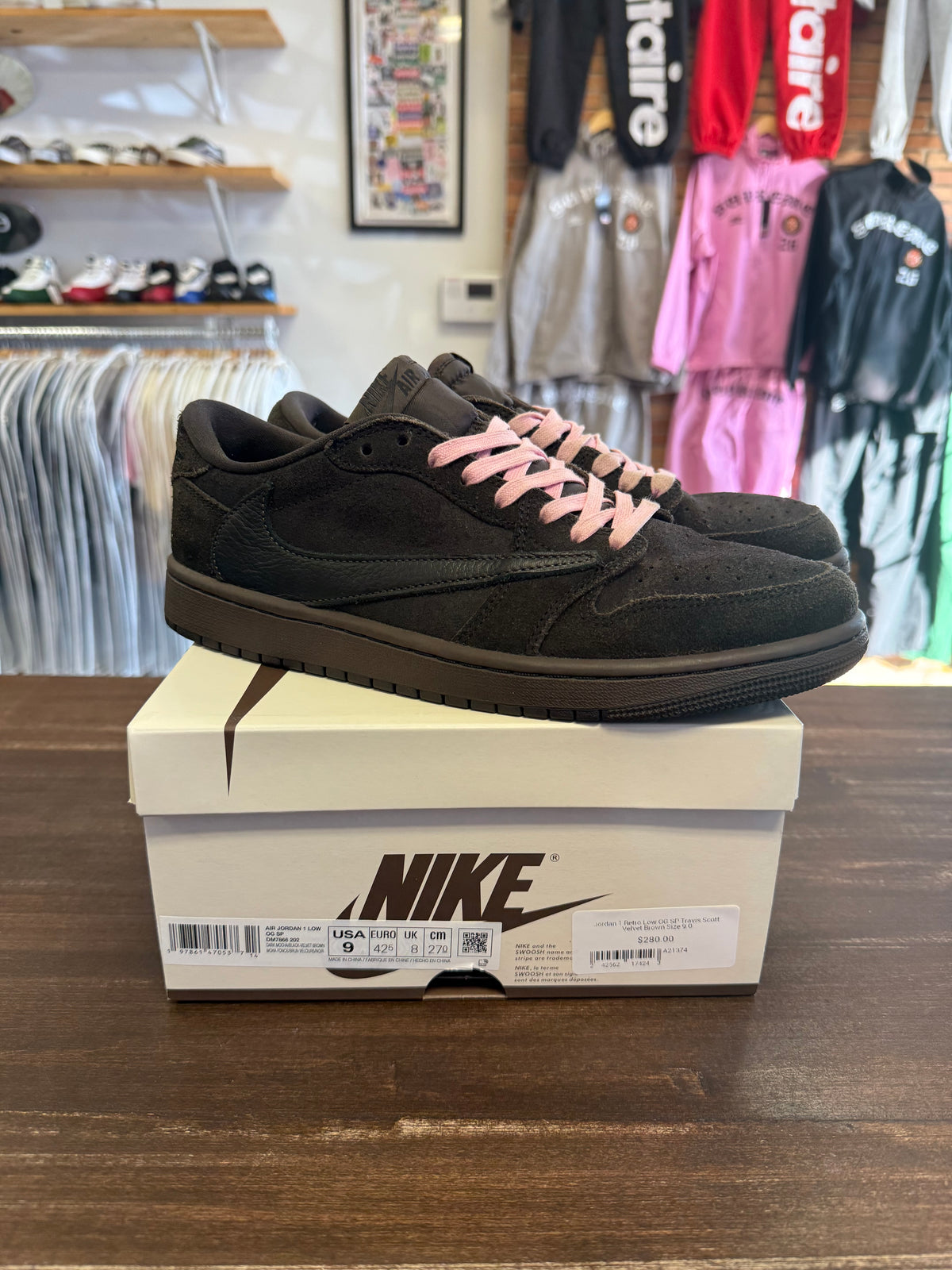 Jordan 1 Retro Low OG SP Travis Scott Velvet Brown