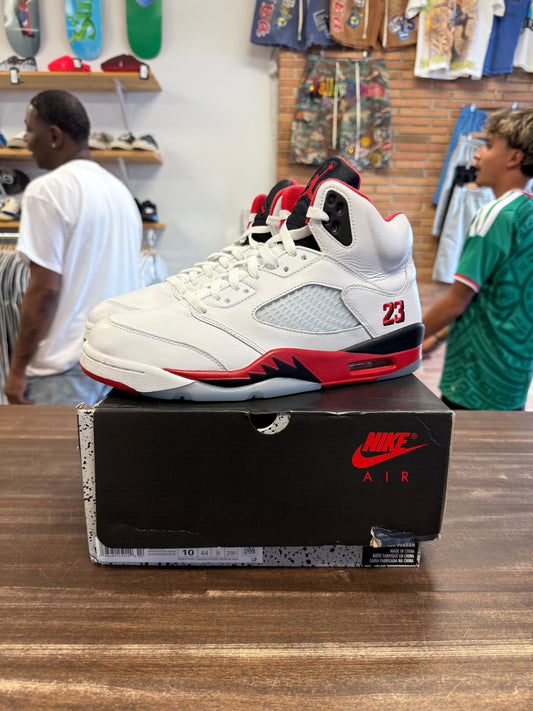 Jordan 5 Retro Fire Red Black Tongue (2025)