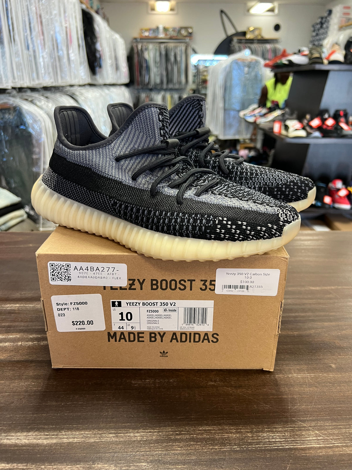 Yeezy 350 V2 Carbon